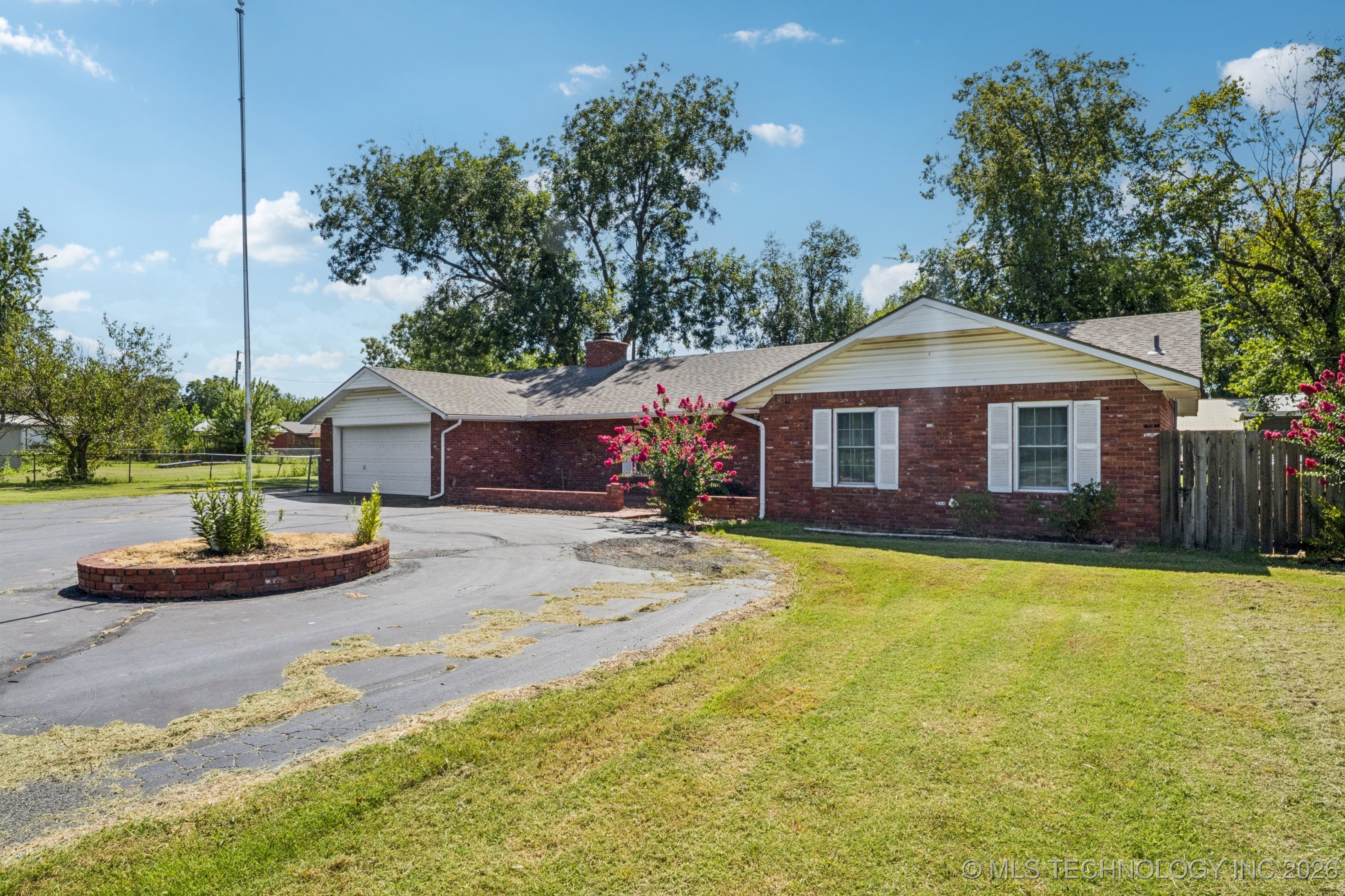 100 S 5th Street Property Photo 2