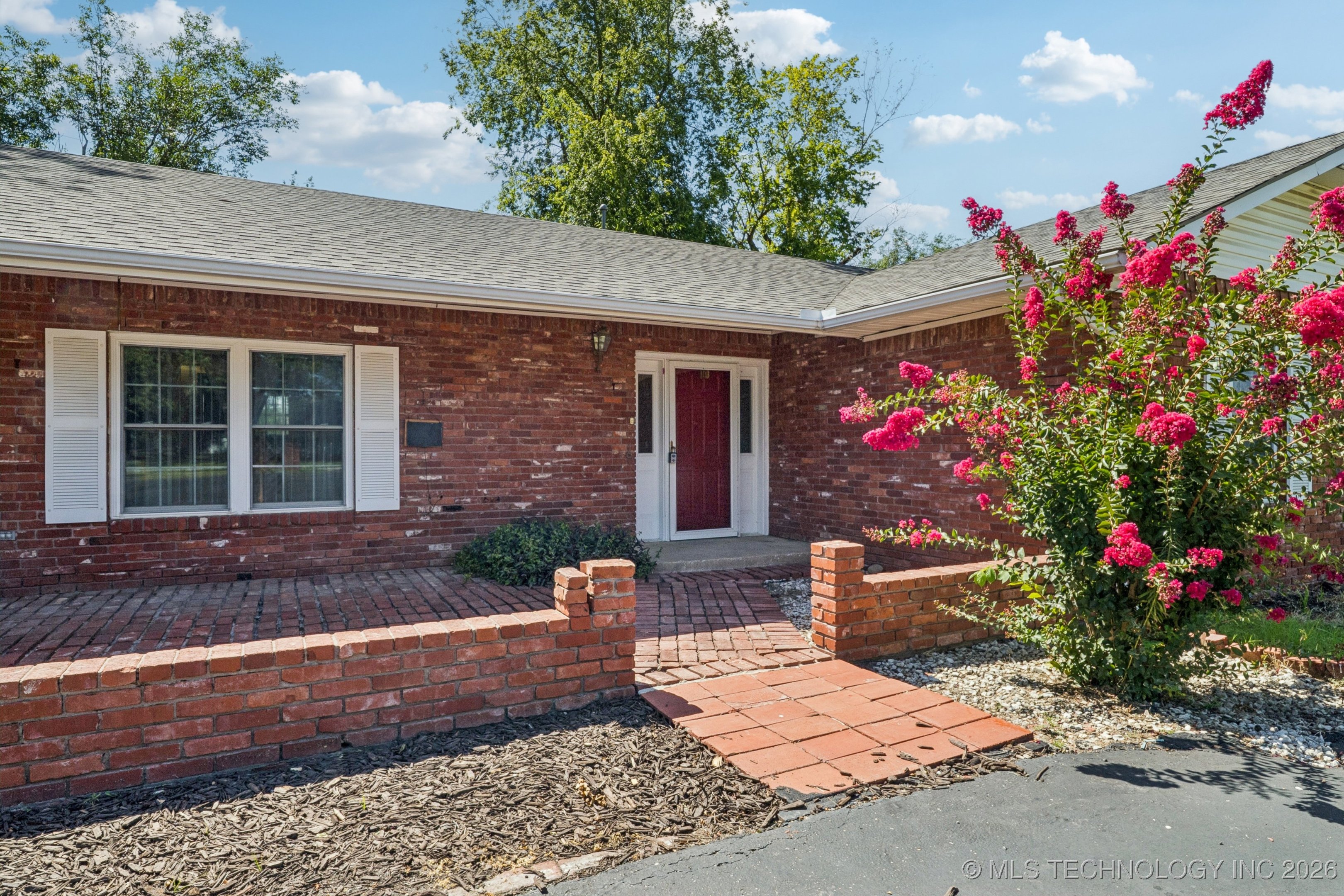 100 S 5th Street Property Photo 3