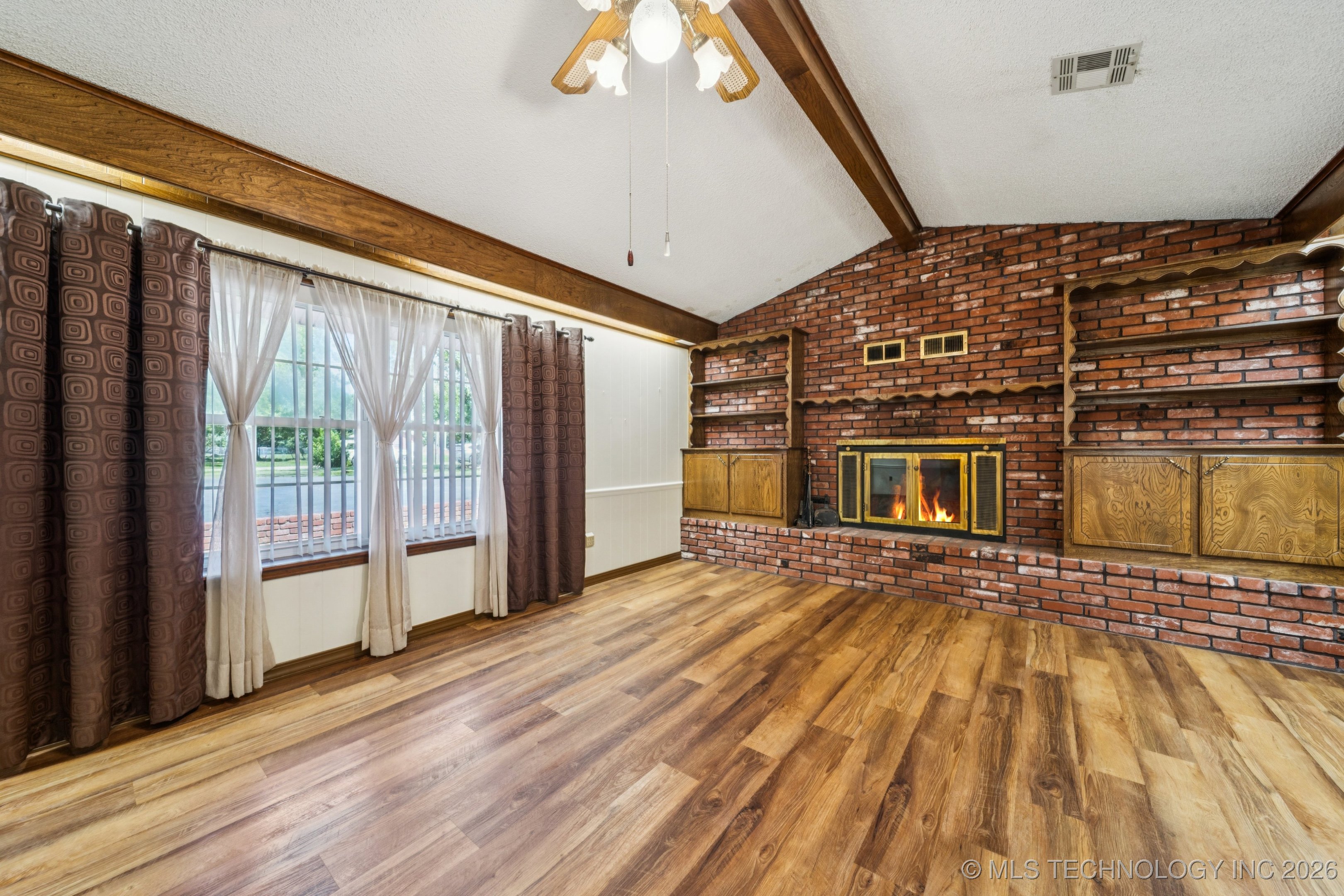 100 S 5th Street Property Photo 7