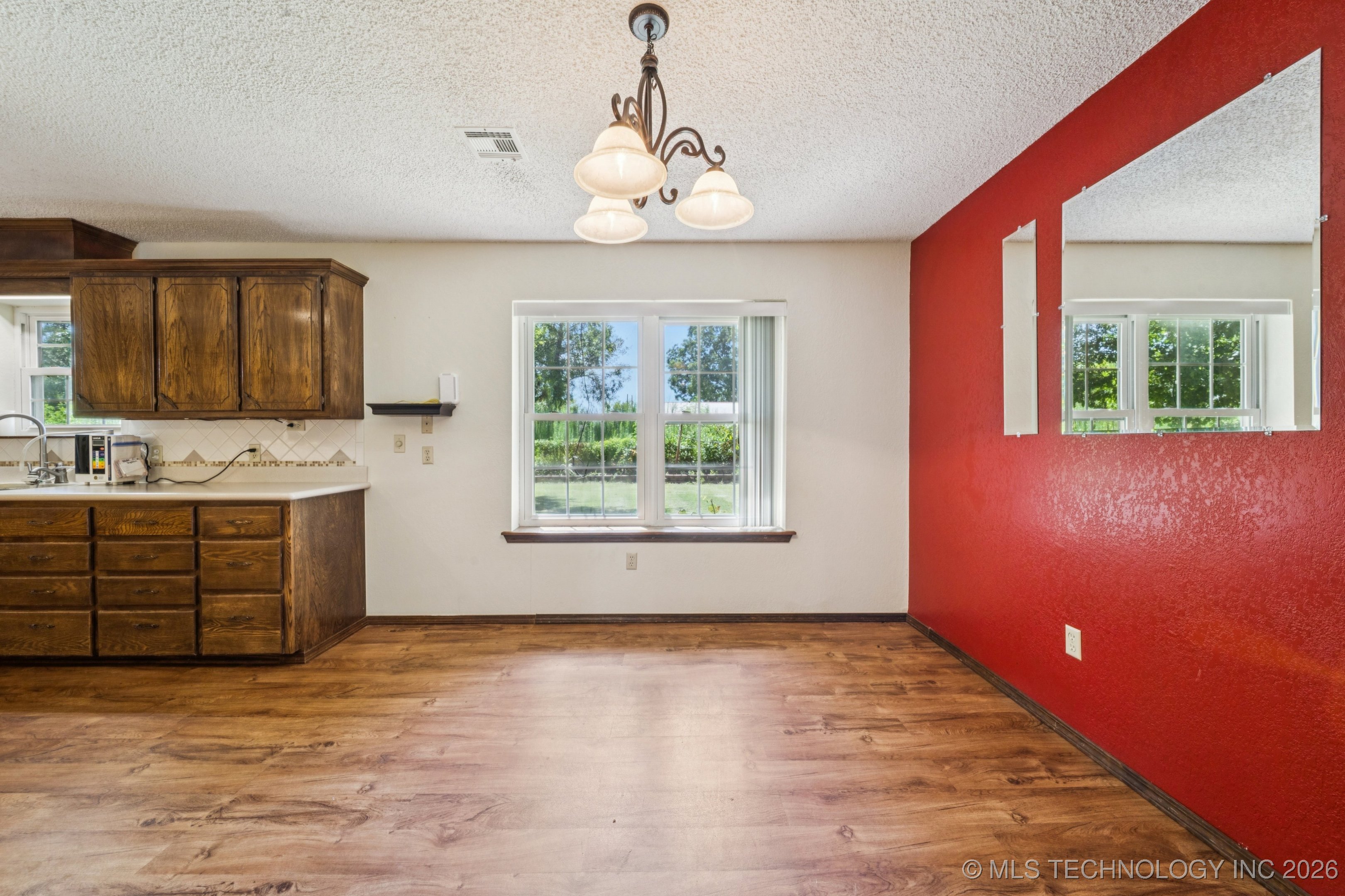 100 S 5th Street Property Photo 9