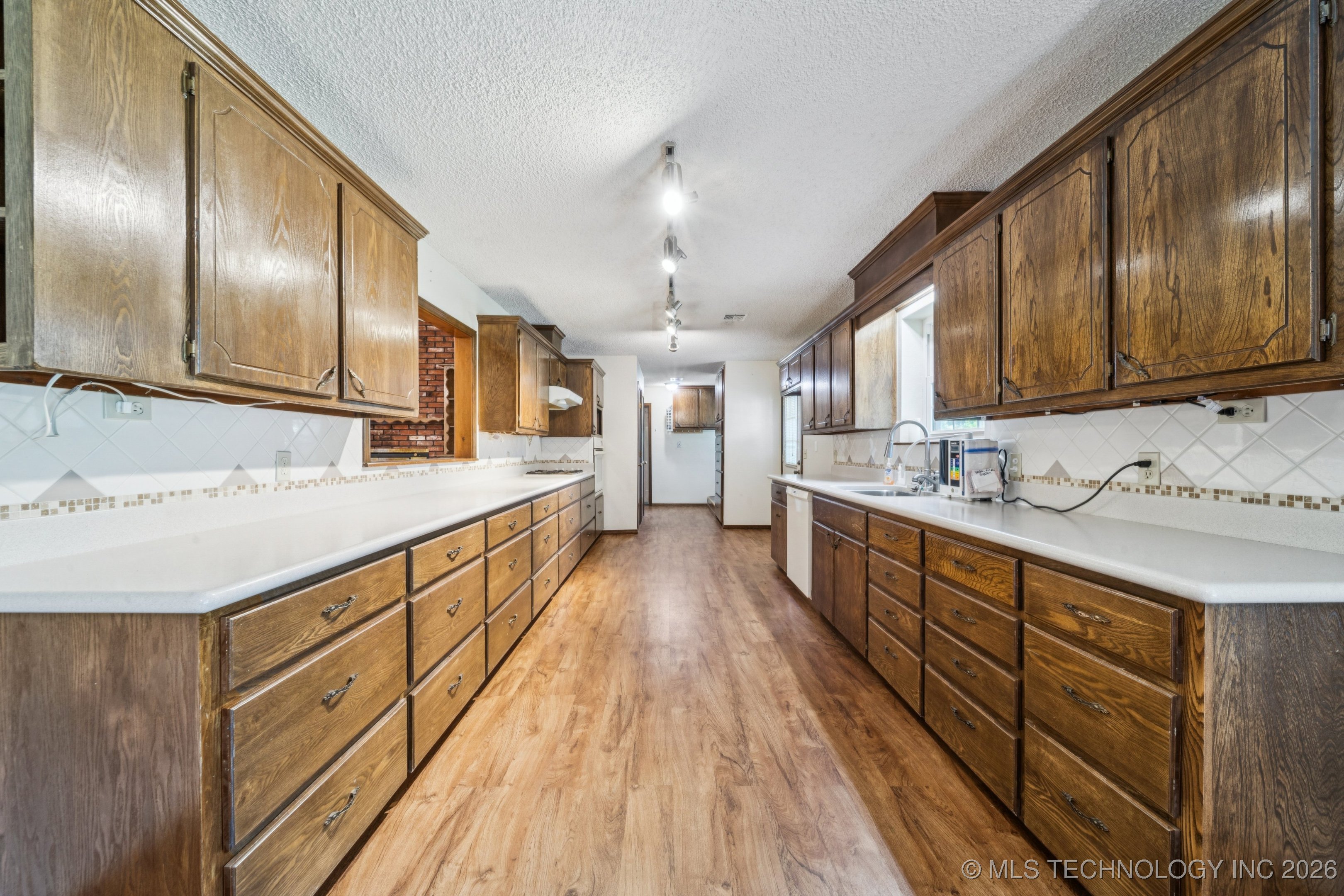 100 S 5th Street Property Photo 11