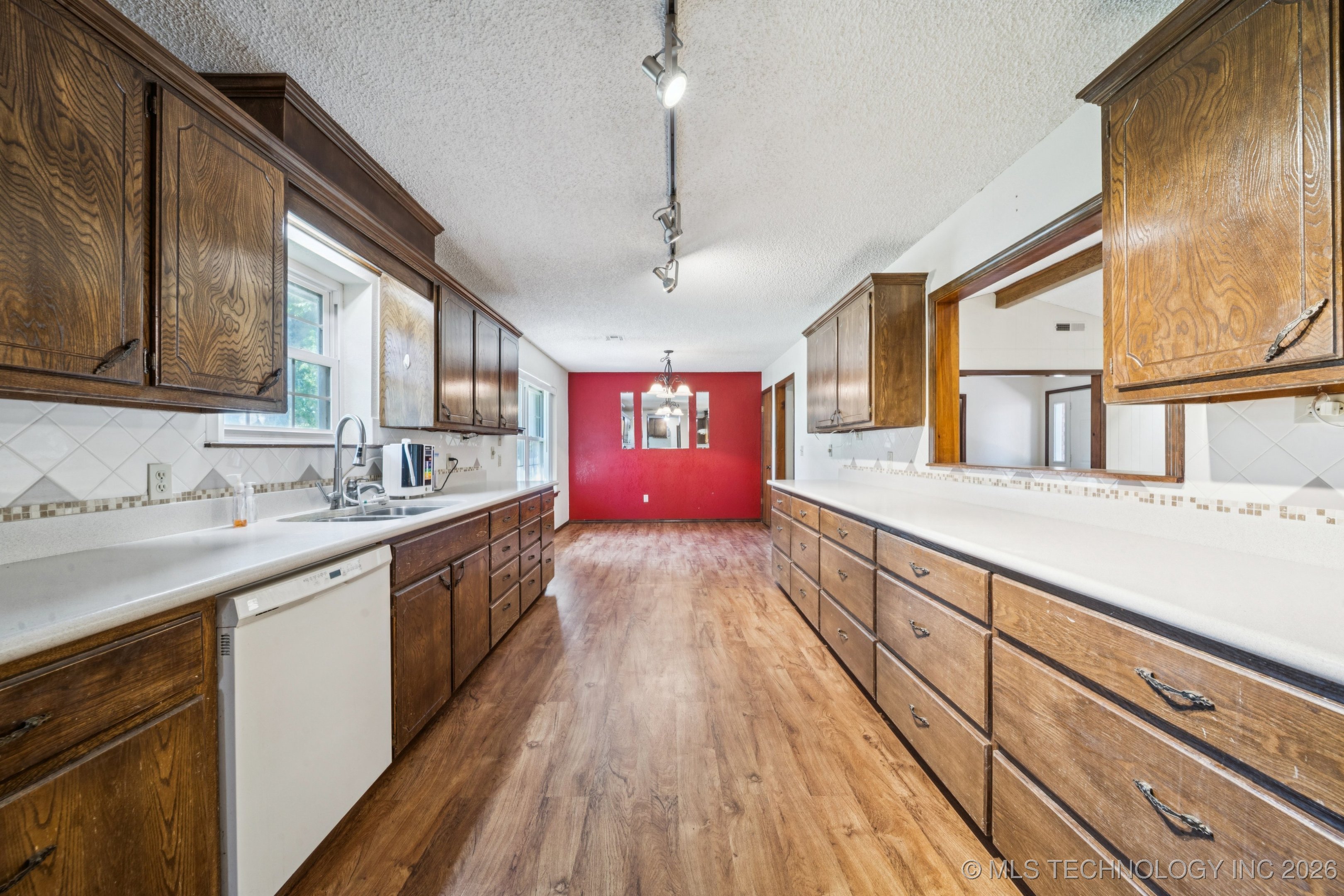 100 S 5th Street Property Photo 13