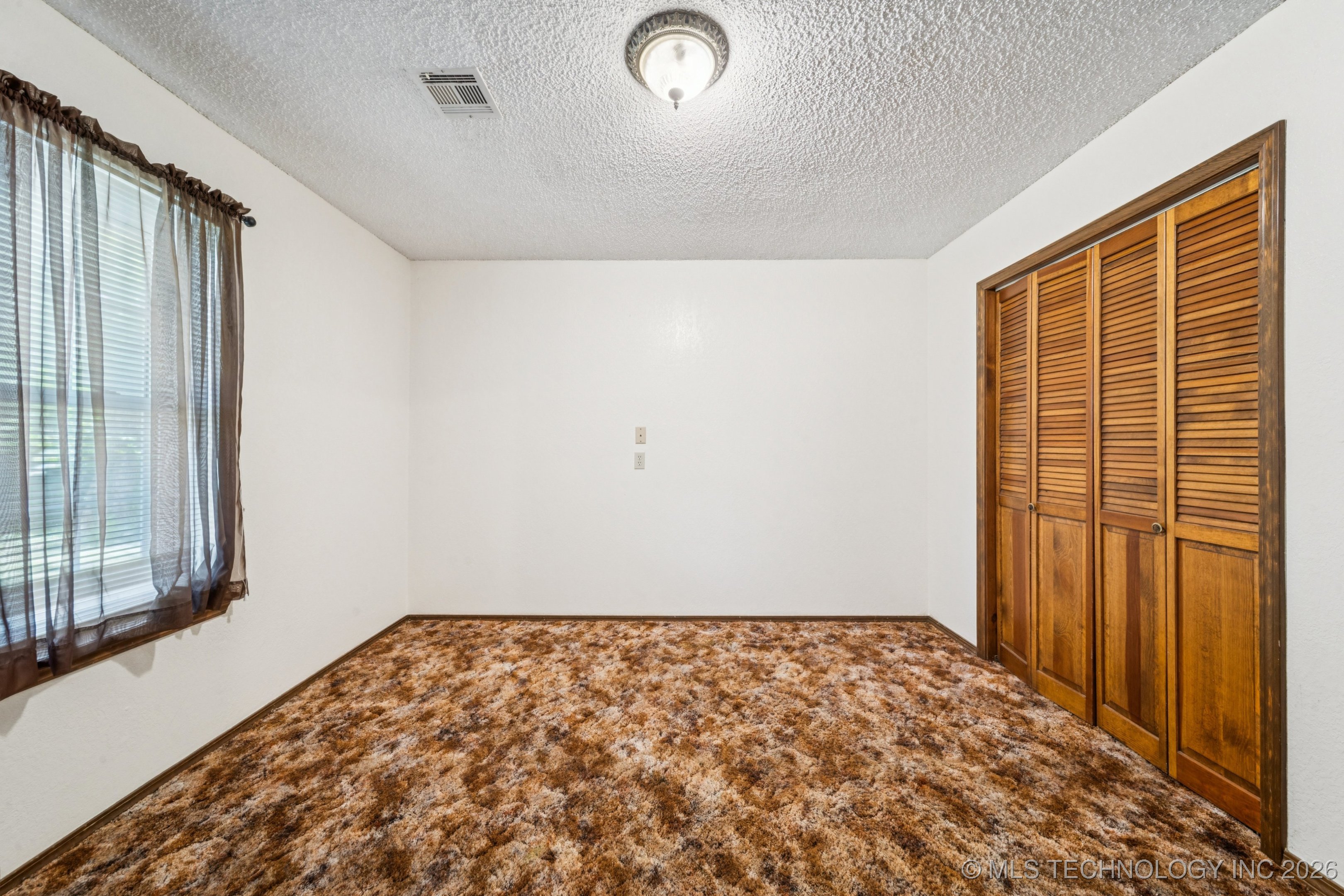 100 S 5th Street Property Photo 21