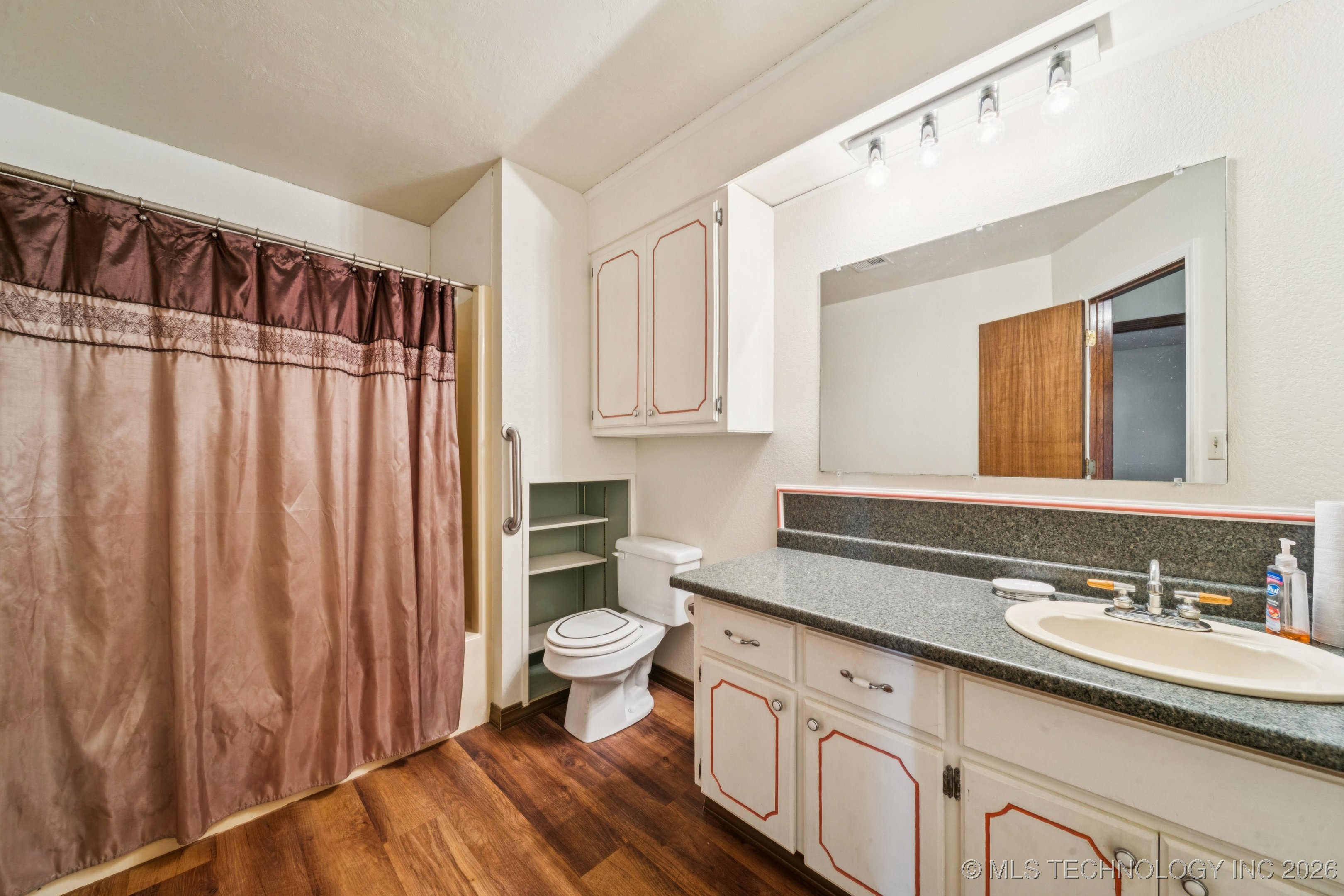 100 S 5th Street Property Photo 22