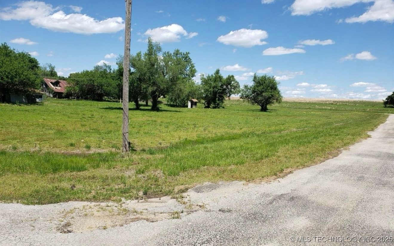 504 2nd Street Property Photo 10