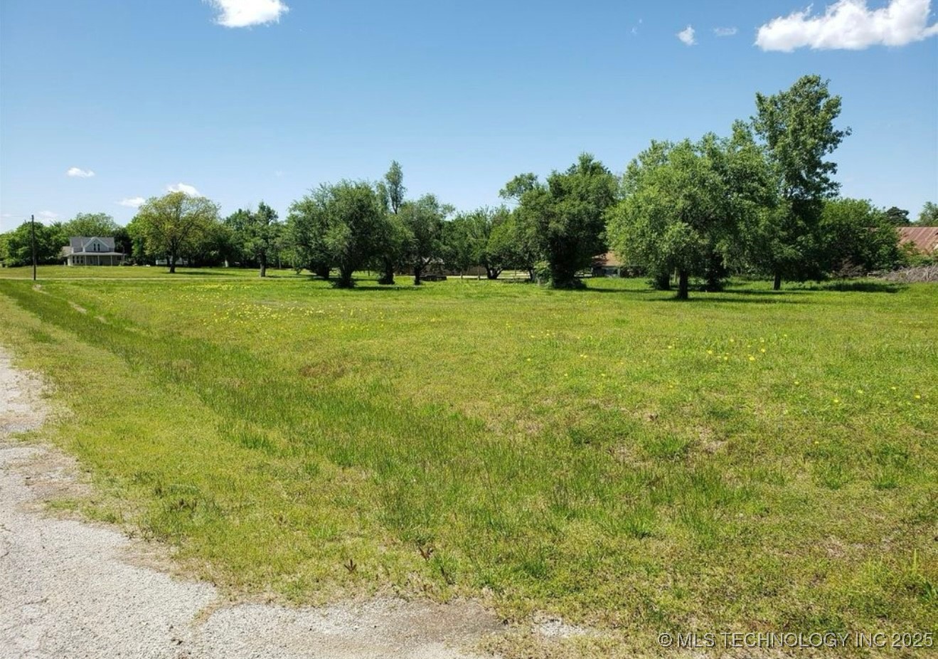 504 2nd Street Property Photo 11