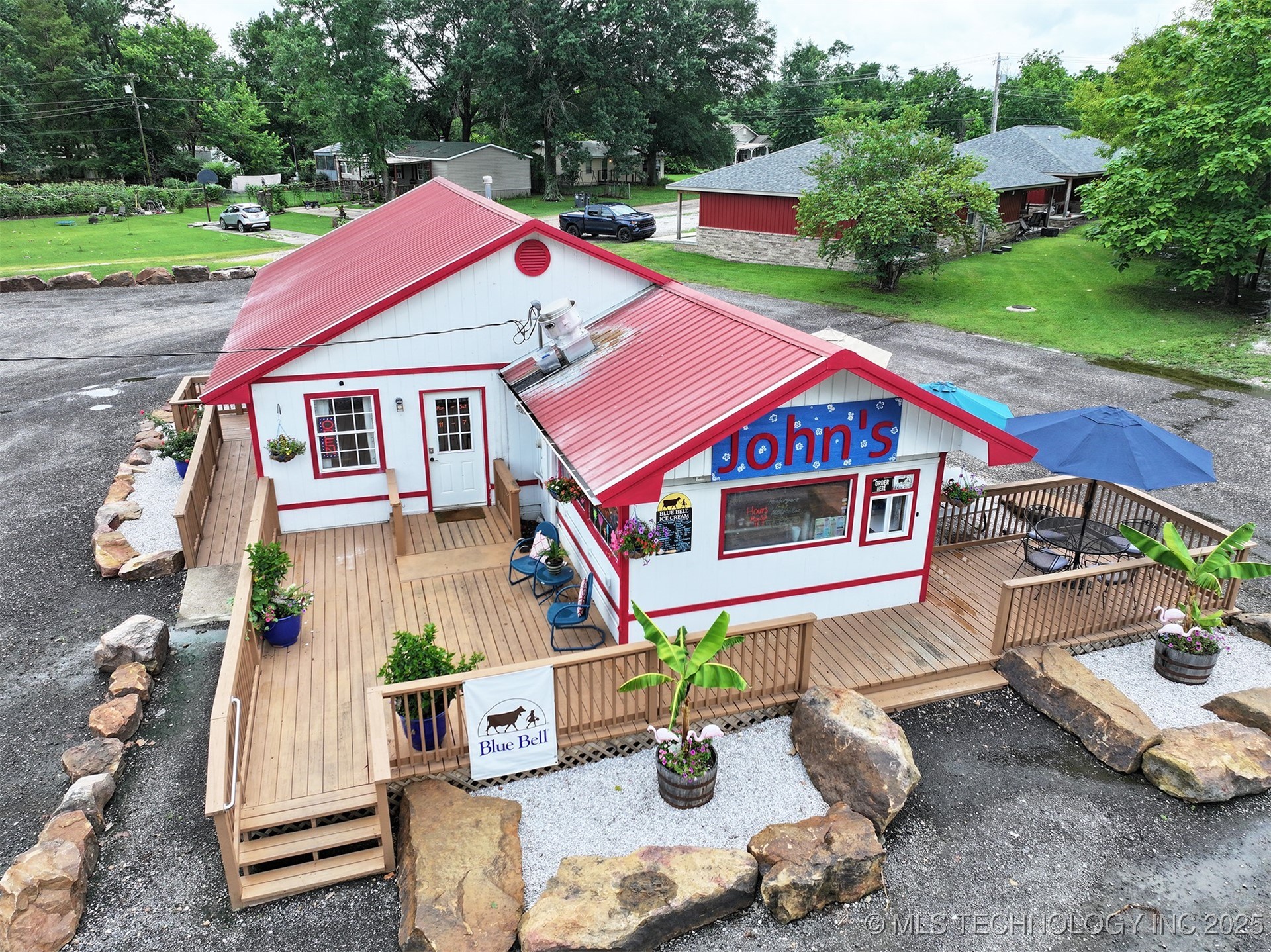 513 E Schley Street Property Photo 1