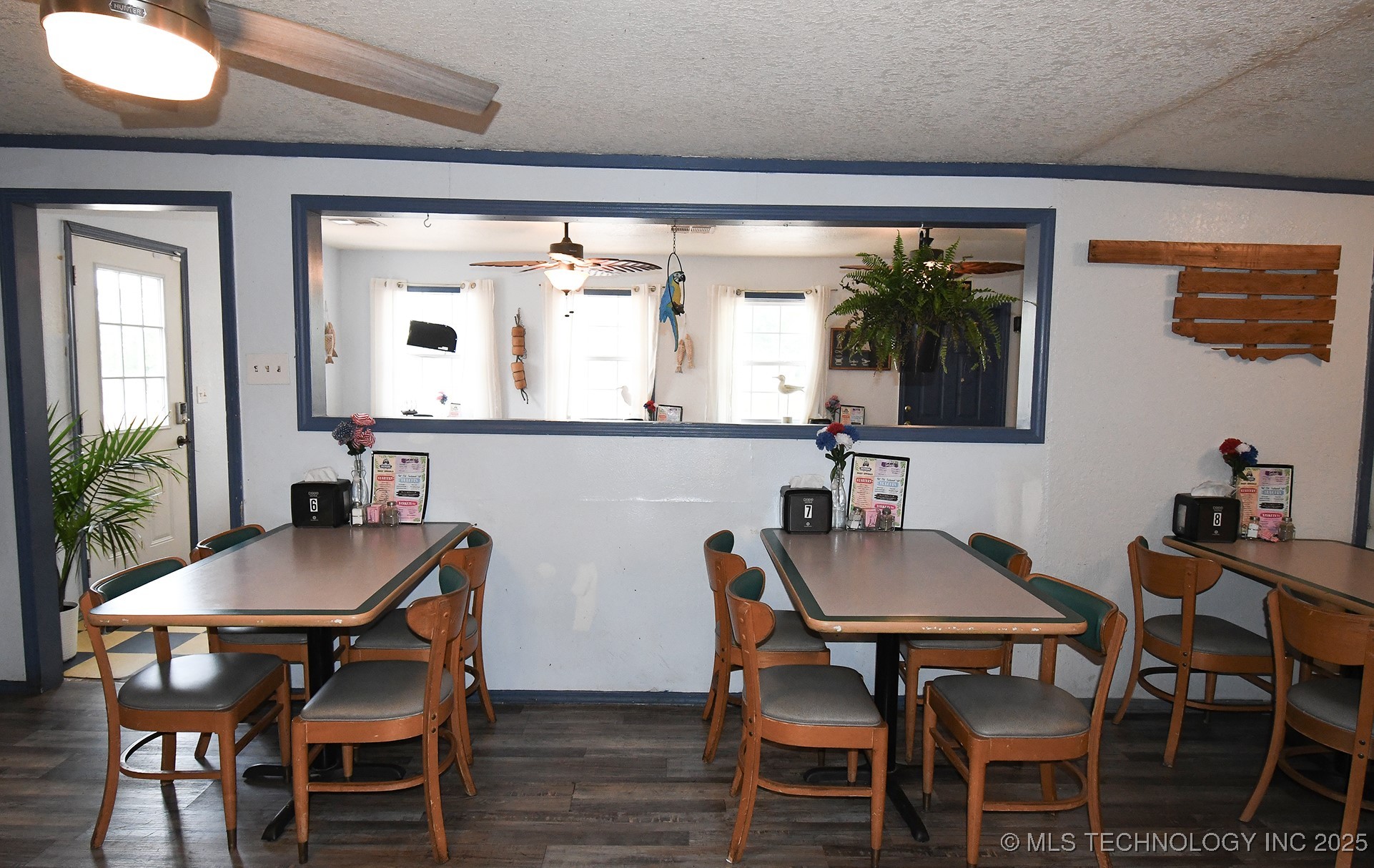 513 E Schley Street Property Photo 6