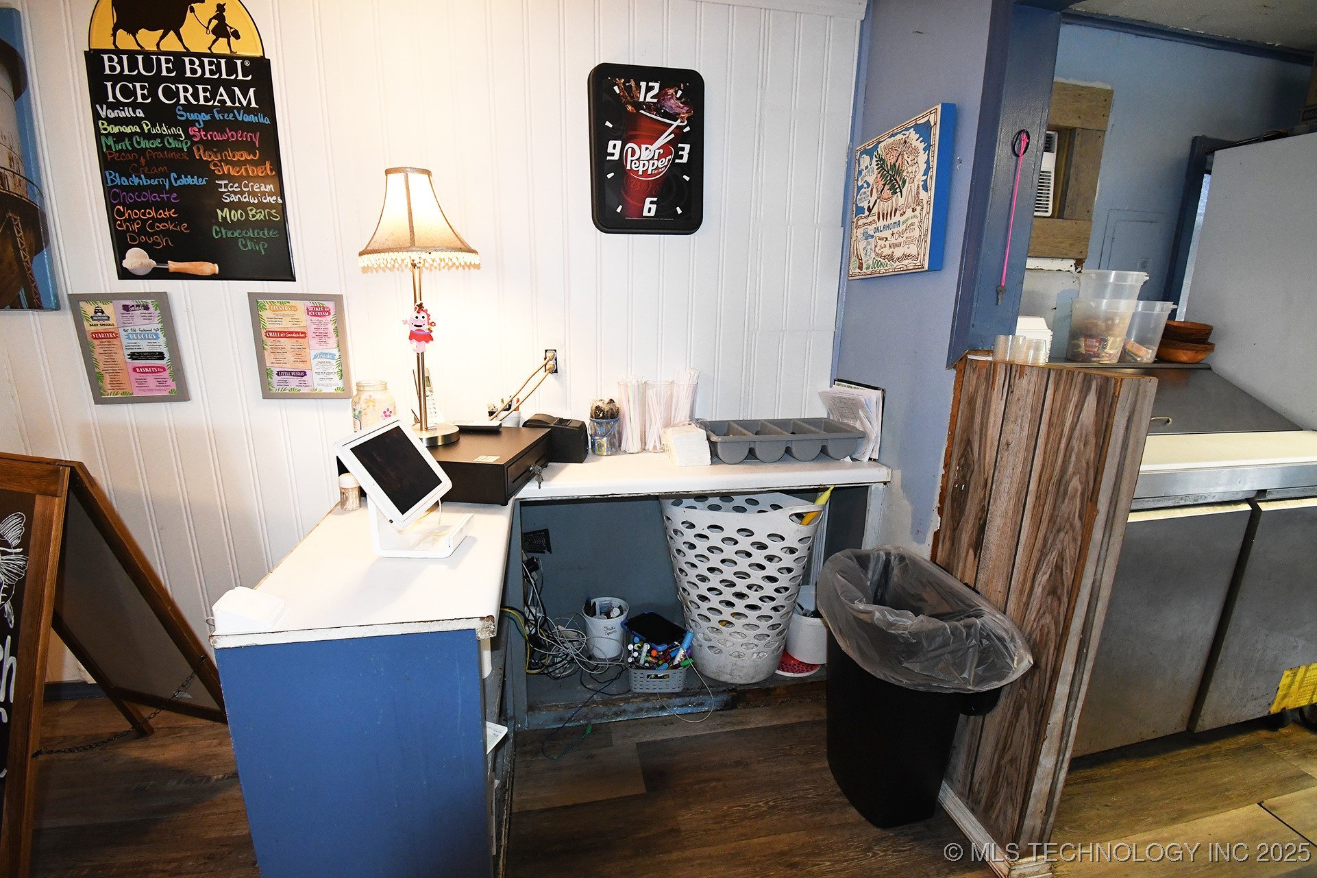 513 E Schley Street Property Photo 15