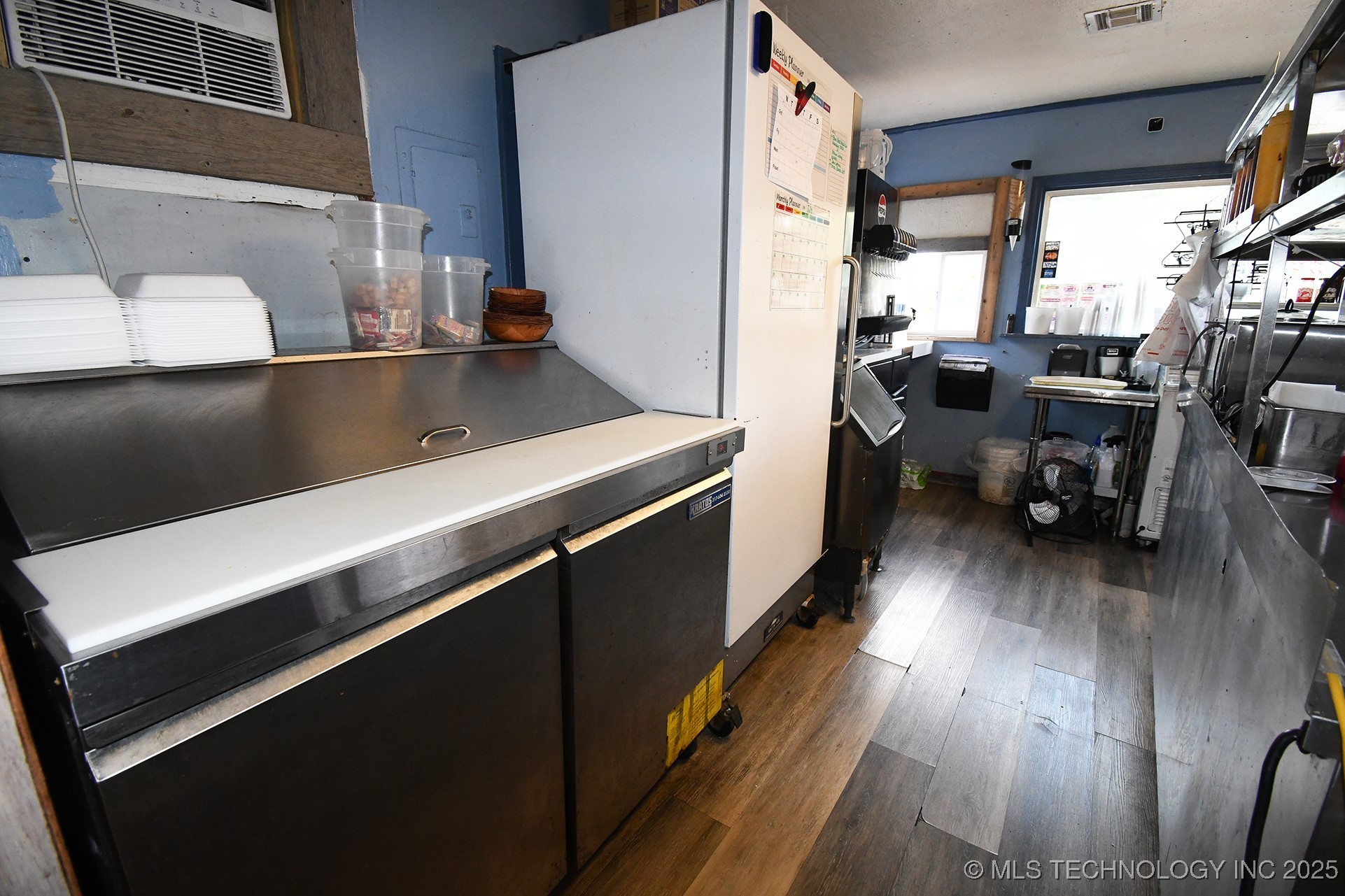 513 E Schley Street Property Photo 17