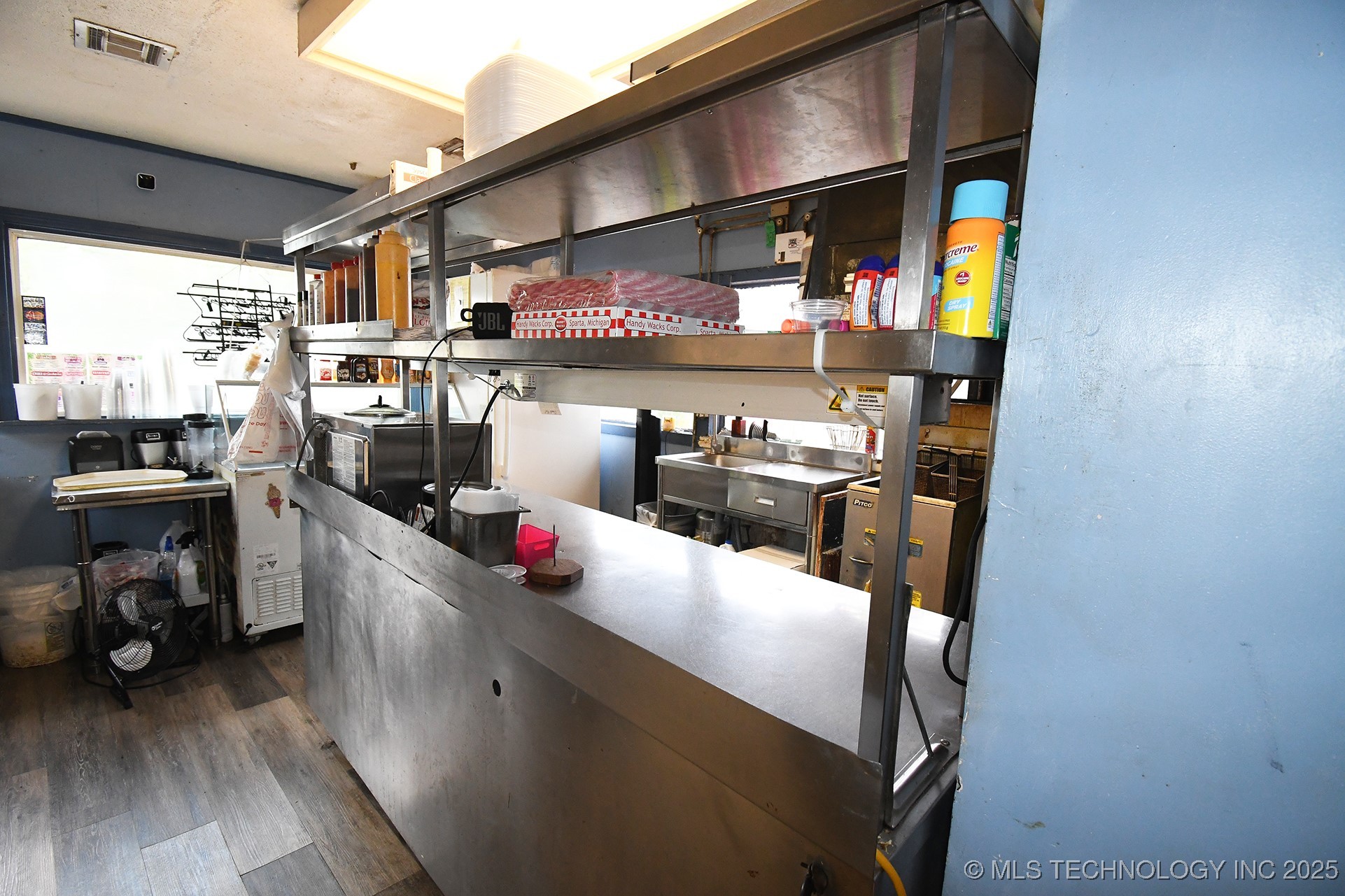 513 E Schley Street Property Photo 20