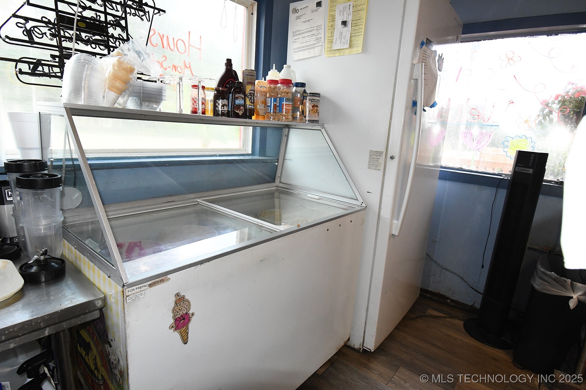 513 E Schley Street Property Photo 22