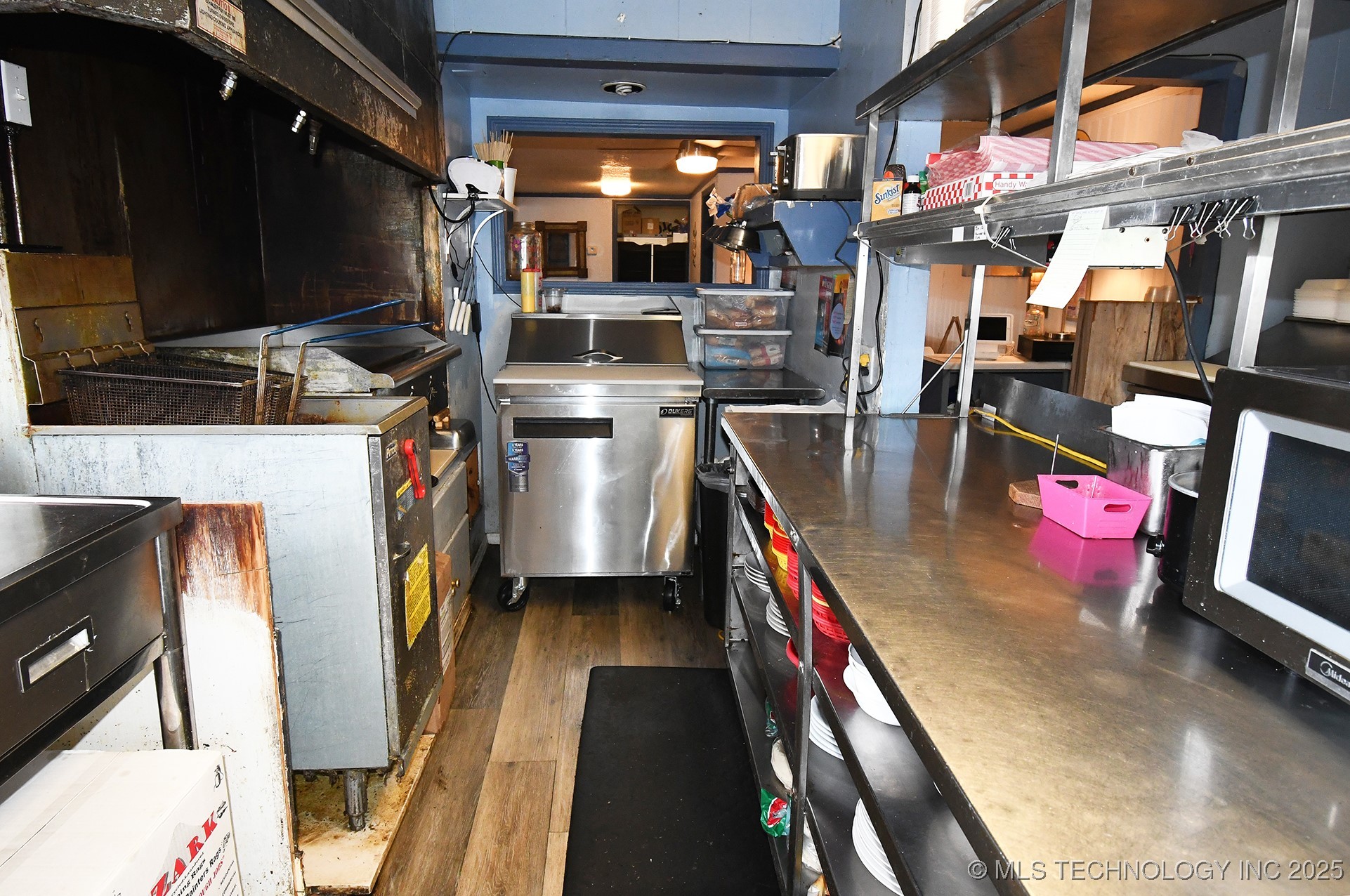 513 E Schley Street Property Photo 24