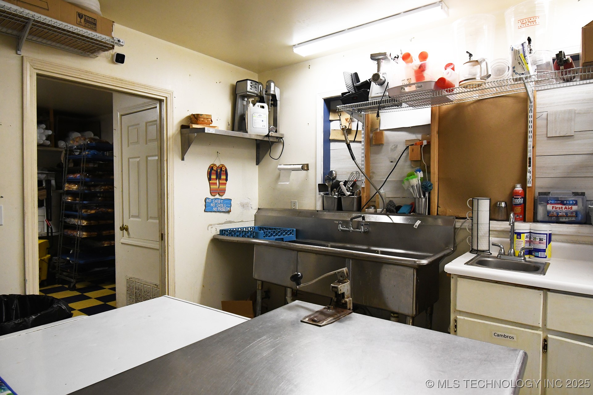 513 E Schley Street Property Photo 31