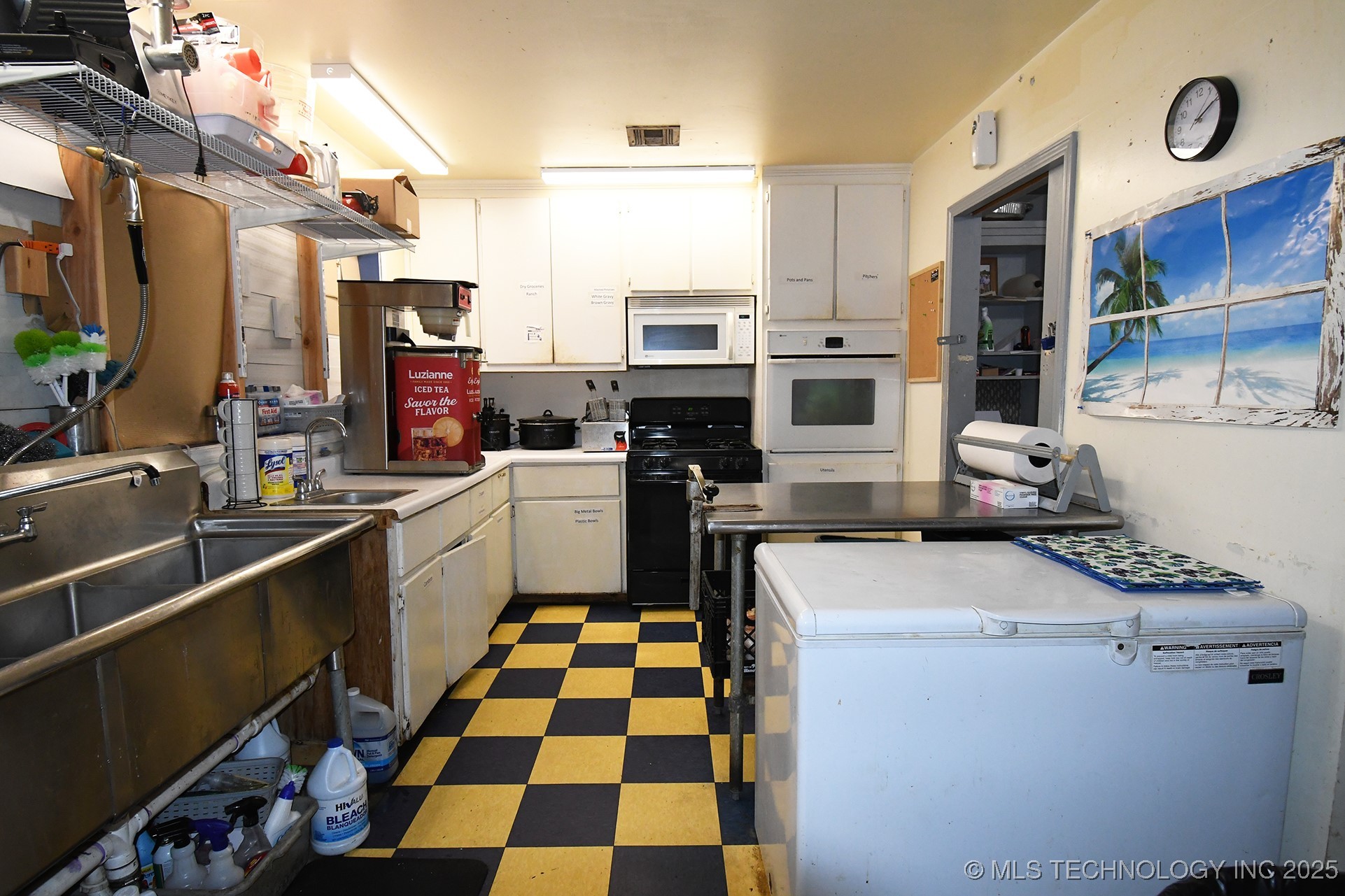 513 E Schley Street Property Photo 32