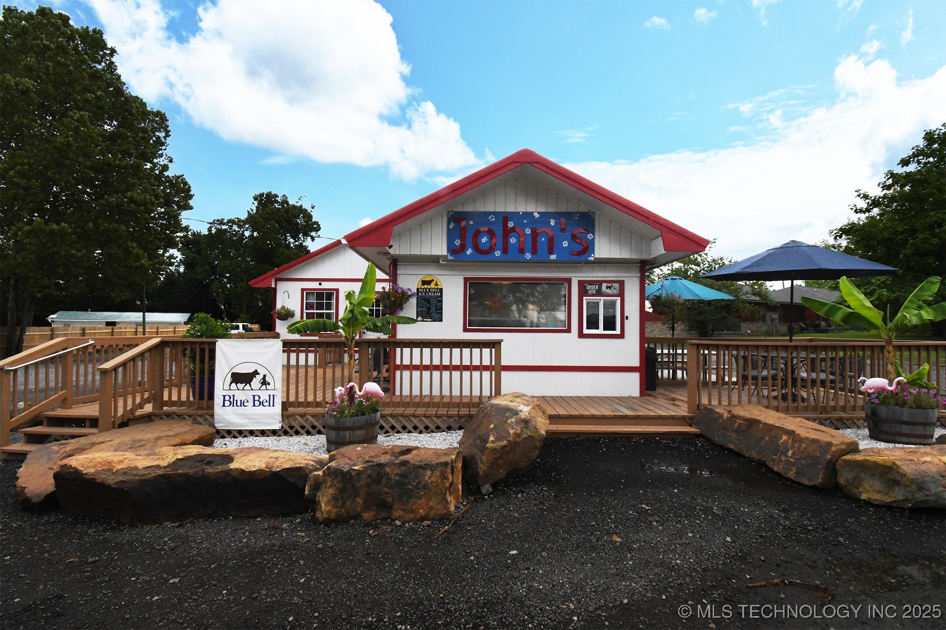 513 E Schley Street Property Photo 36