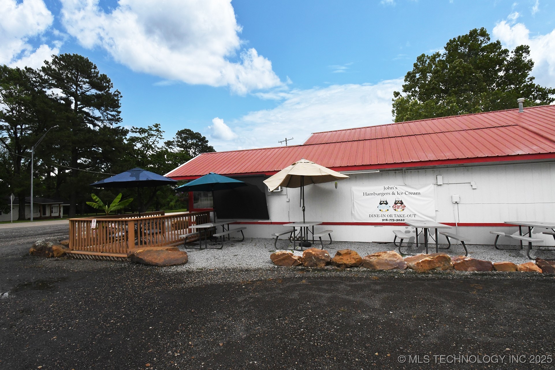 513 E Schley Street Property Photo 38