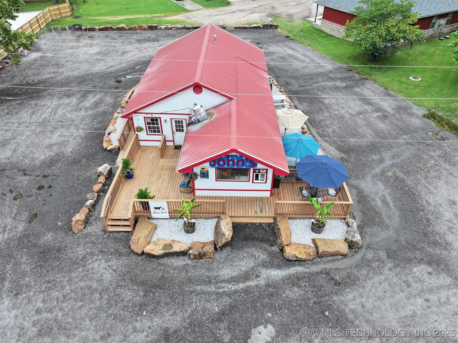 513 E Schley Street Property Photo 42