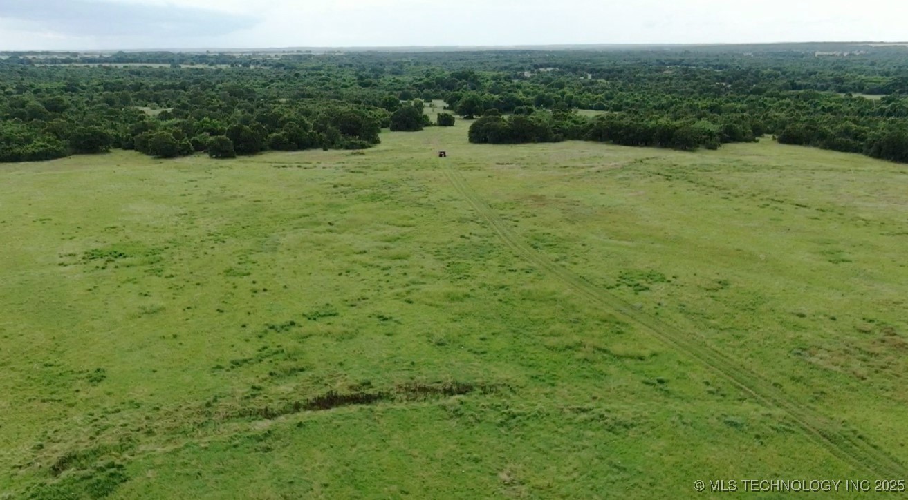 3691 No Man Road Property Photo 5