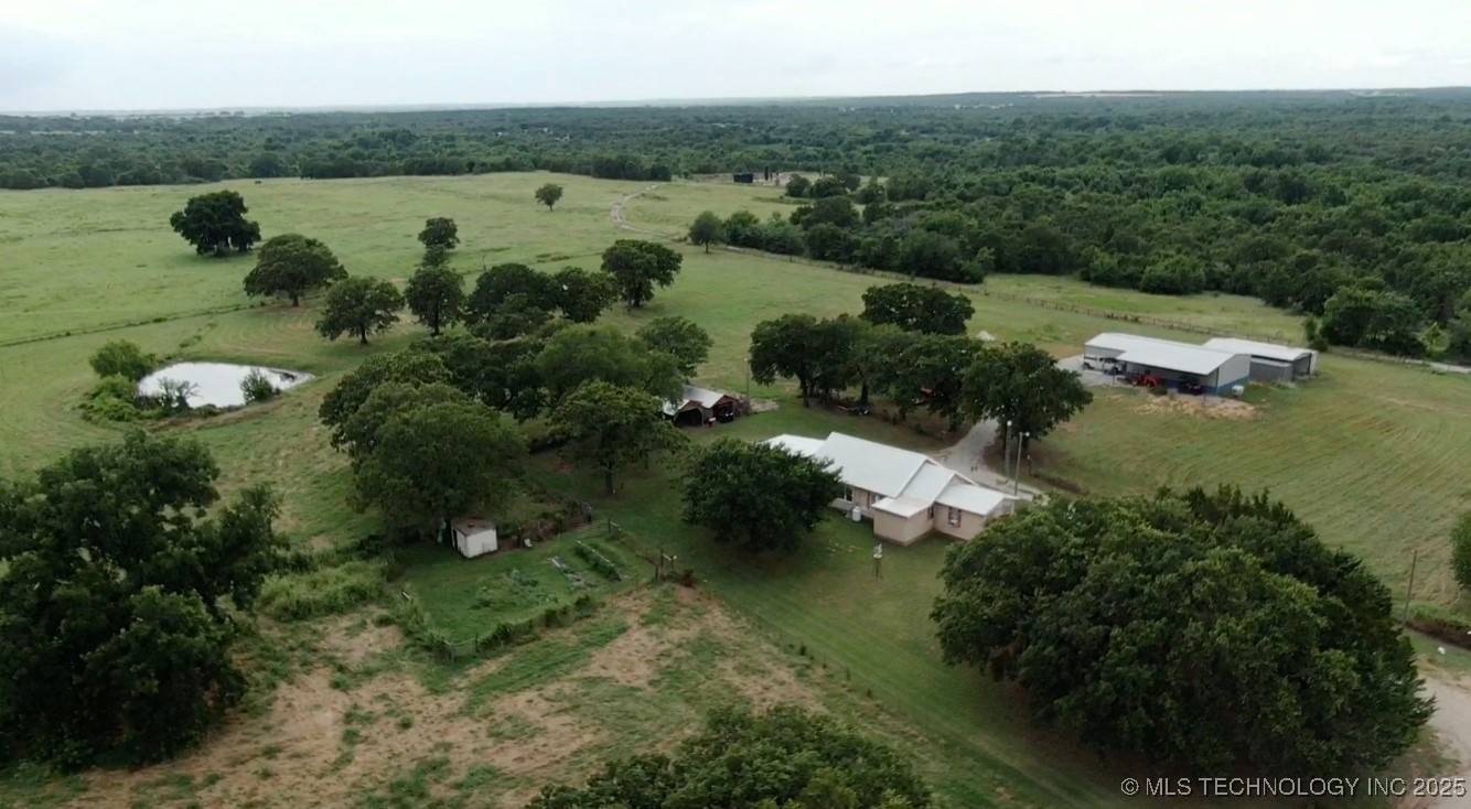 3691 No Man Road Property Photo 6