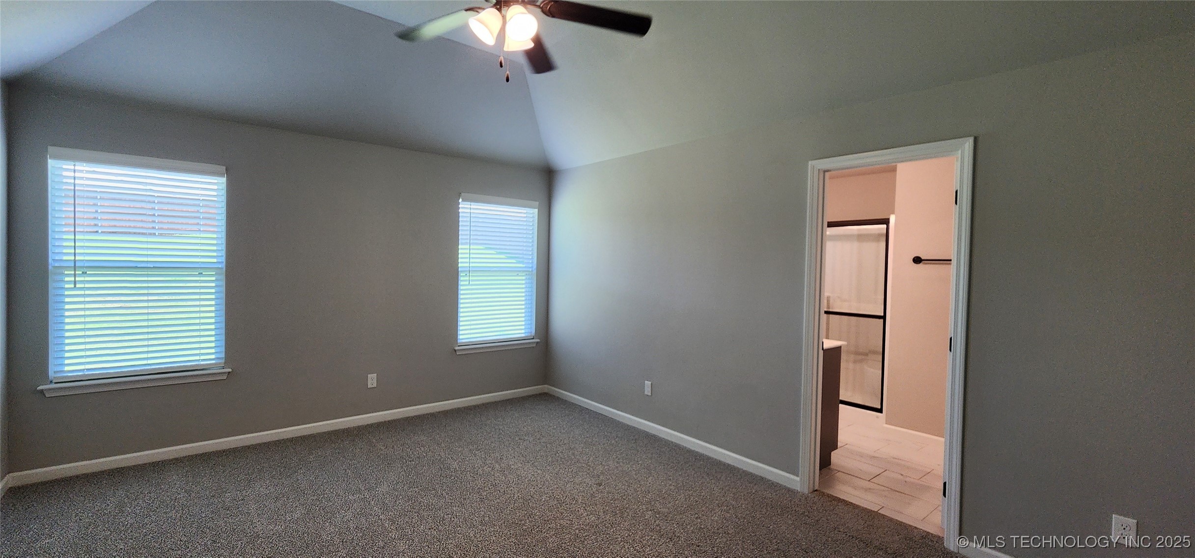 911 E Fulton Court Property Photo 22