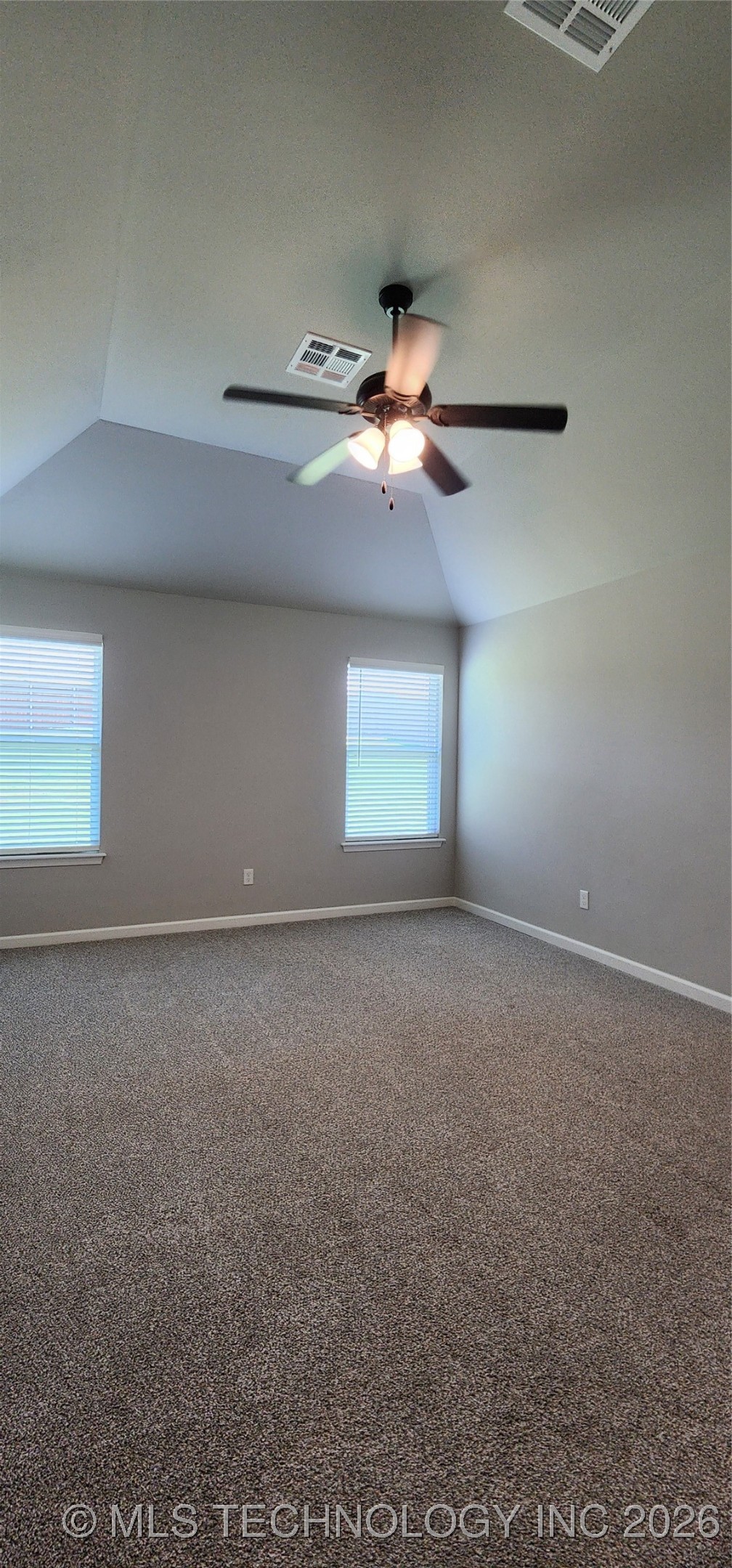 911 E Fulton Court Property Photo 23