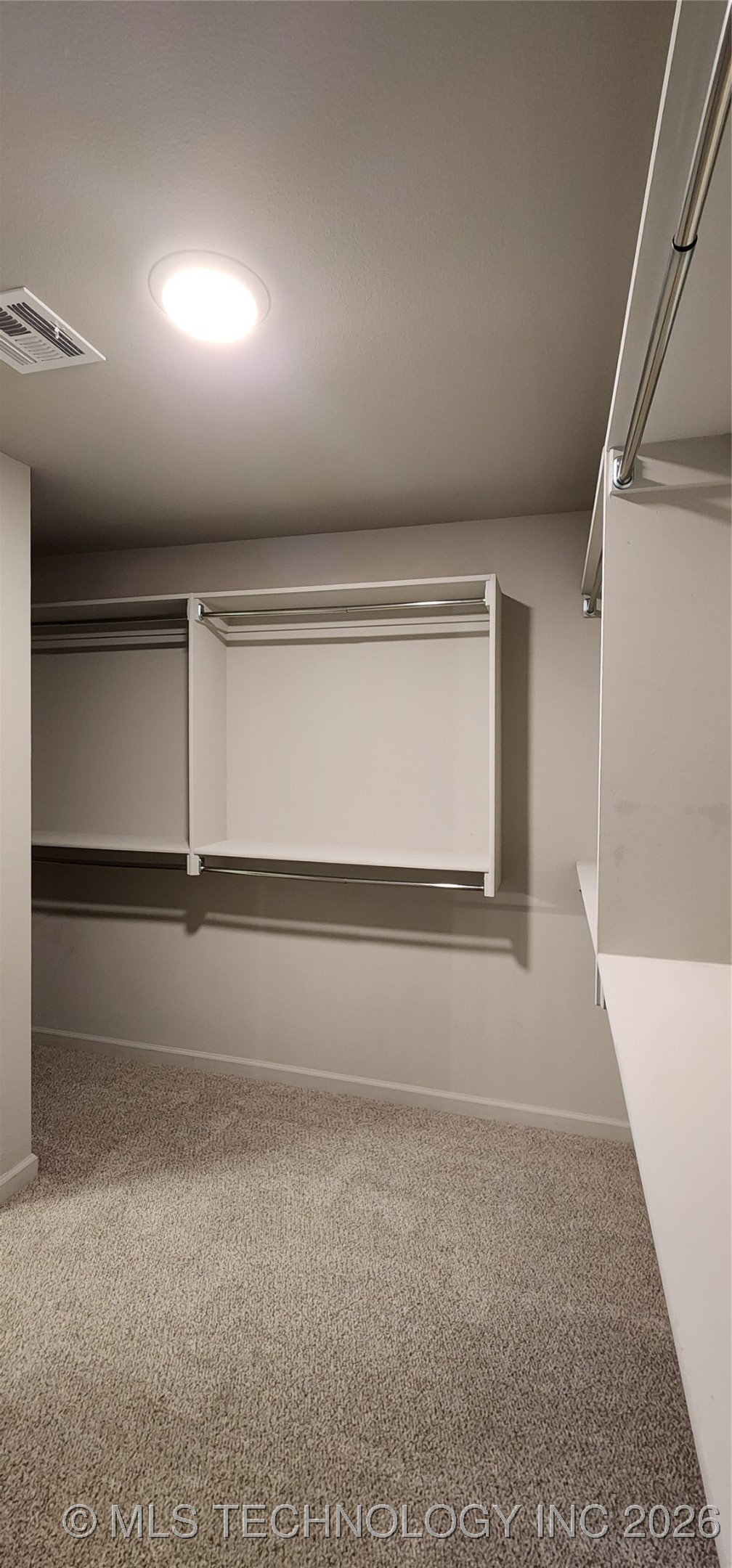 911 E Fulton Court Property Photo 28