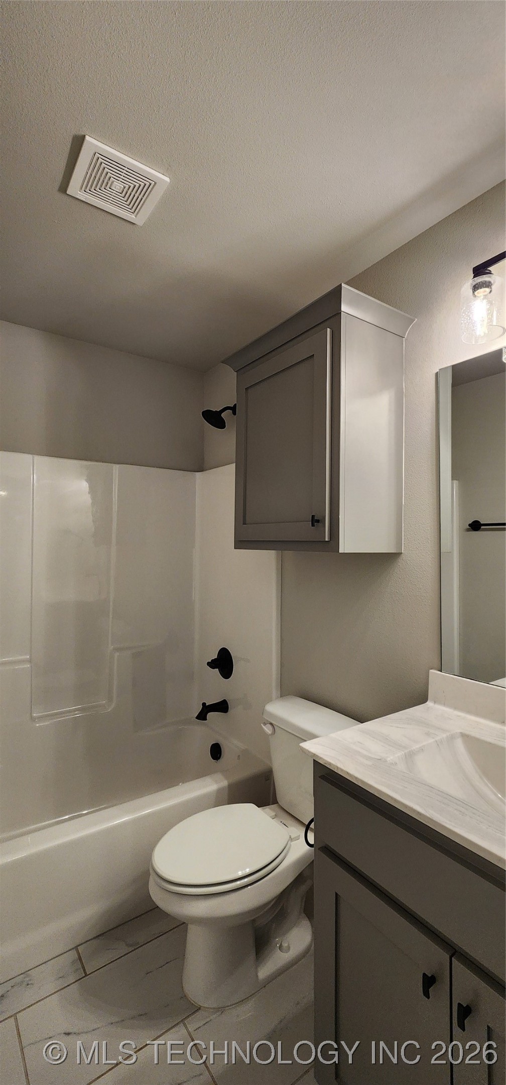 911 E Fulton Court Property Photo 30