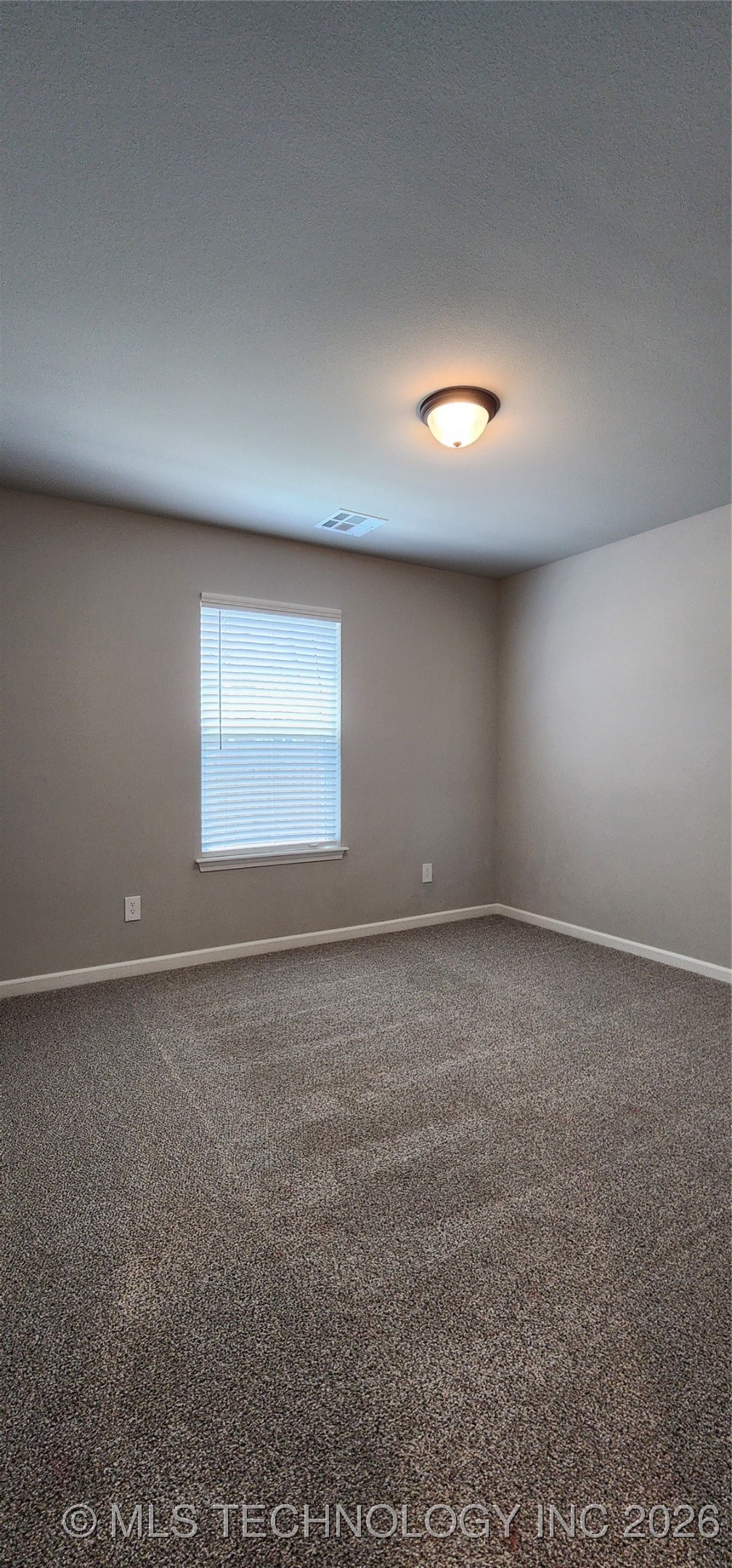 911 E Fulton Court Property Photo 33