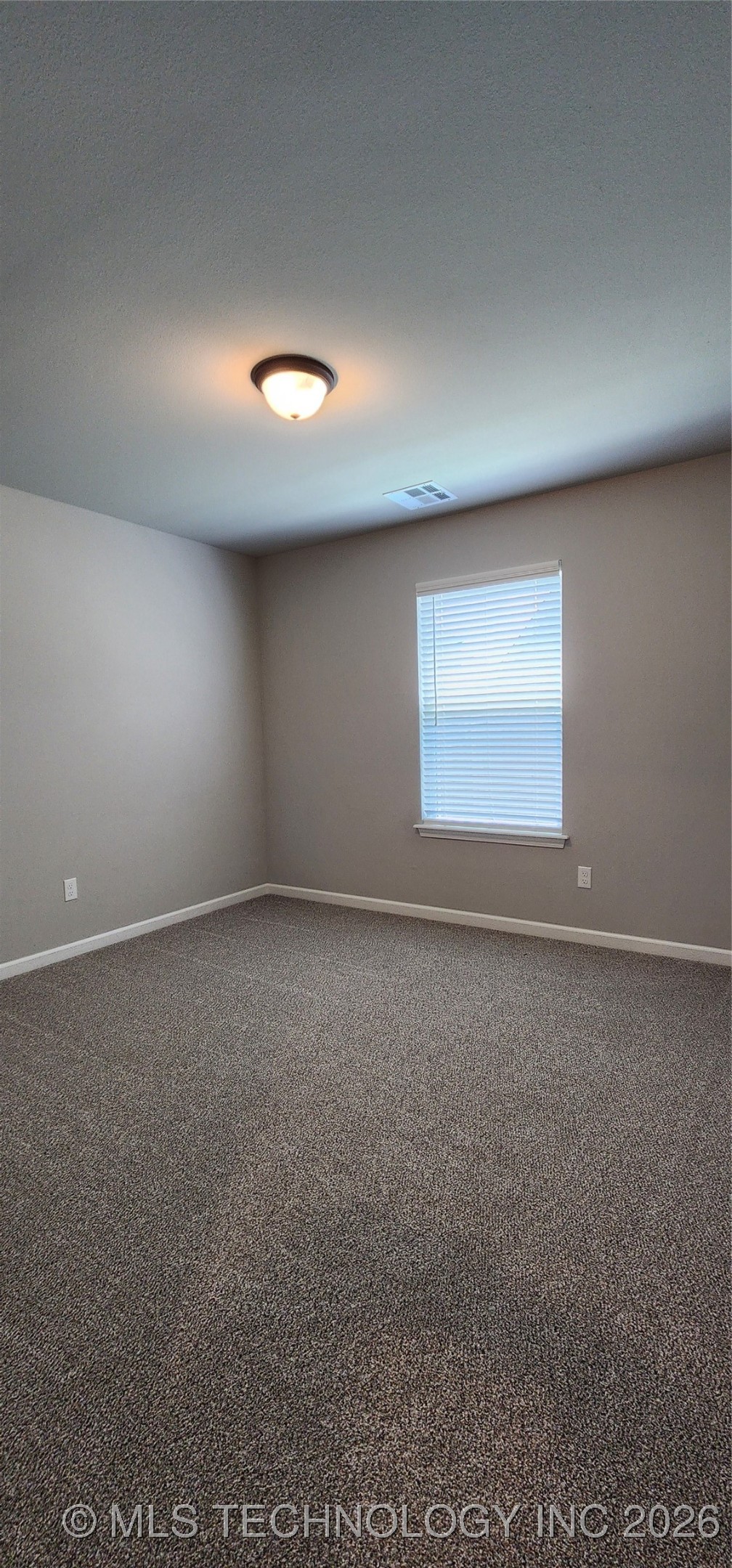 911 E Fulton Court Property Photo 36