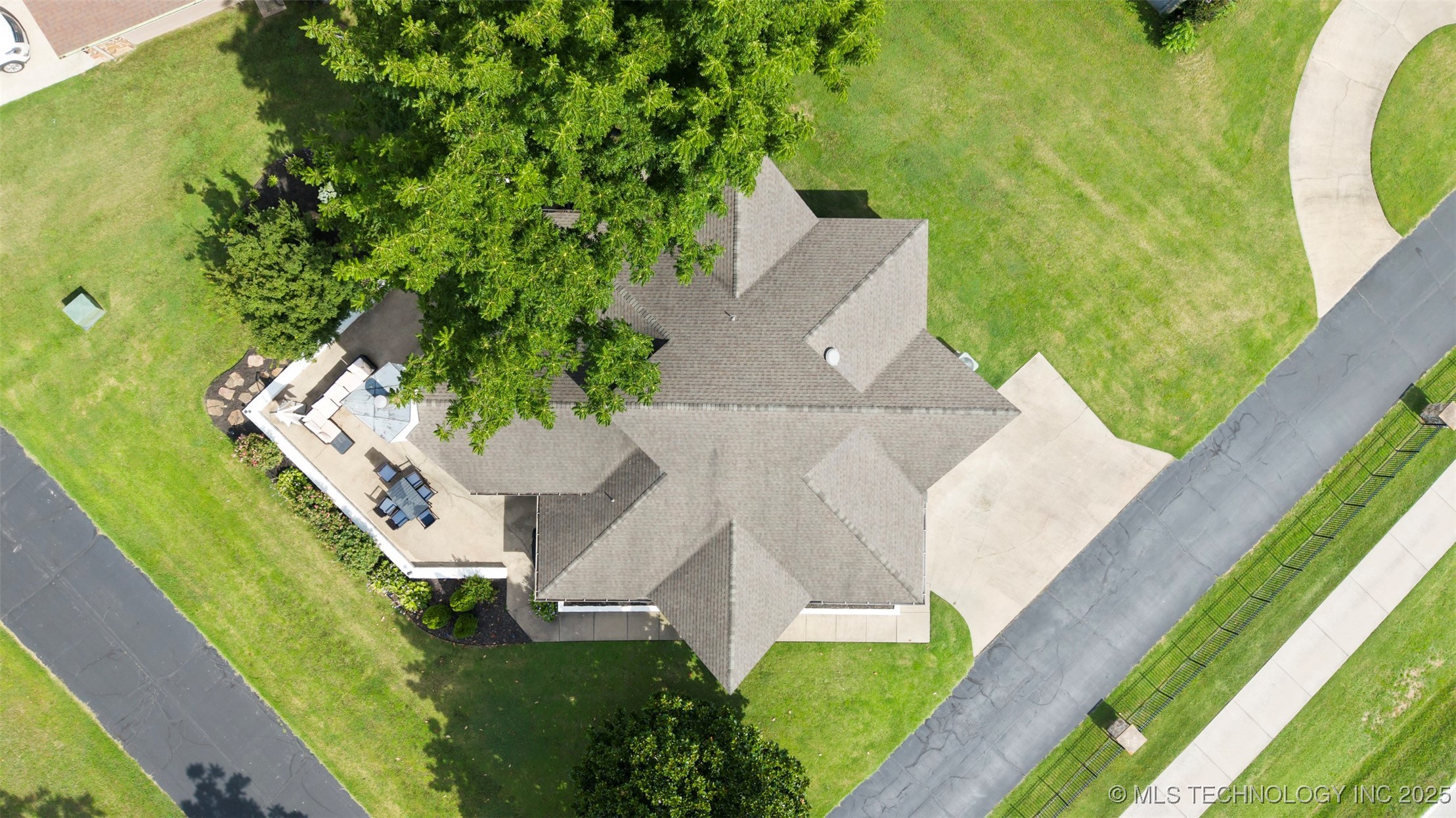 56901 E Walnut Property Photo 5