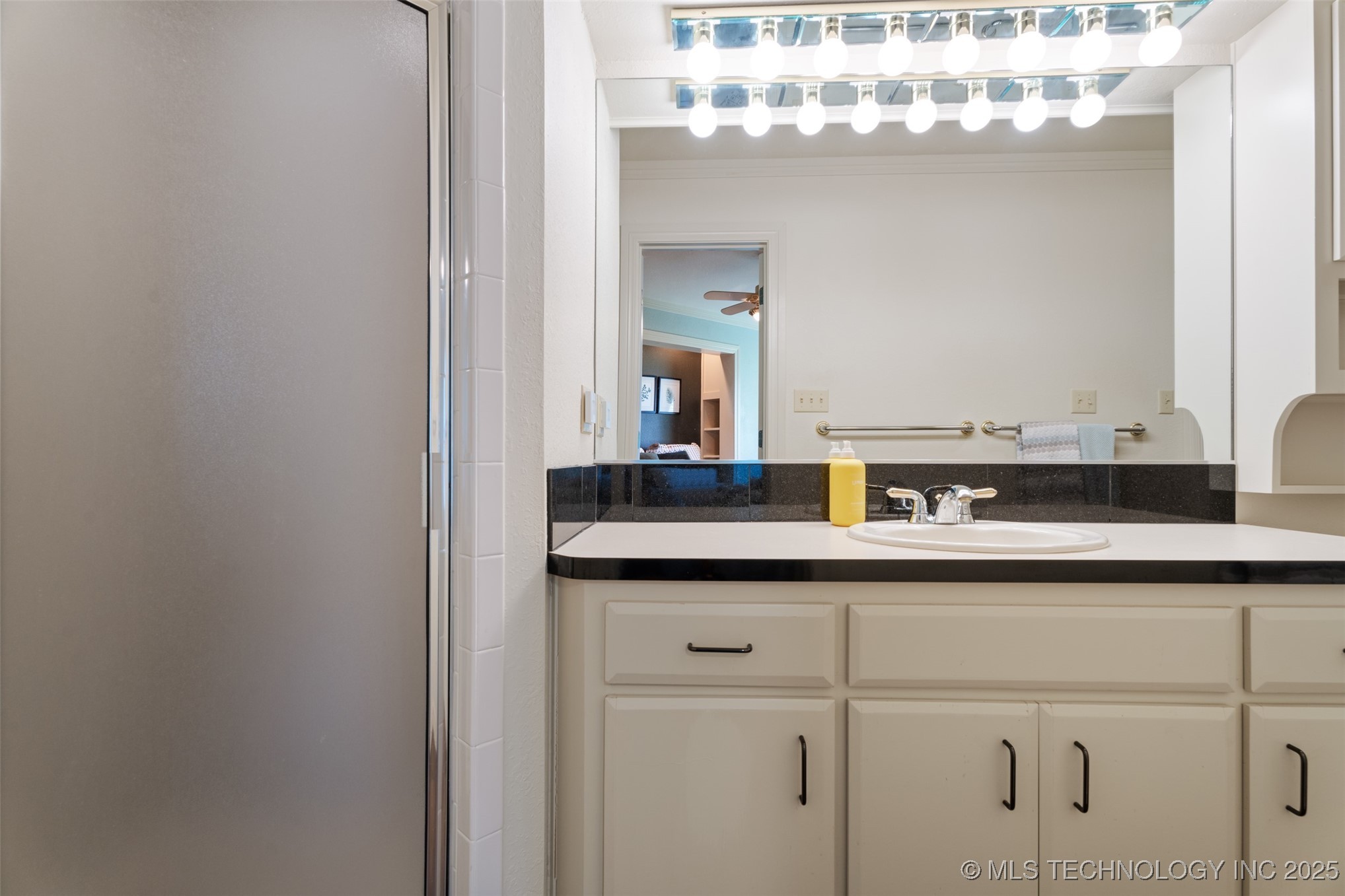 56901 E Walnut Property Photo 33