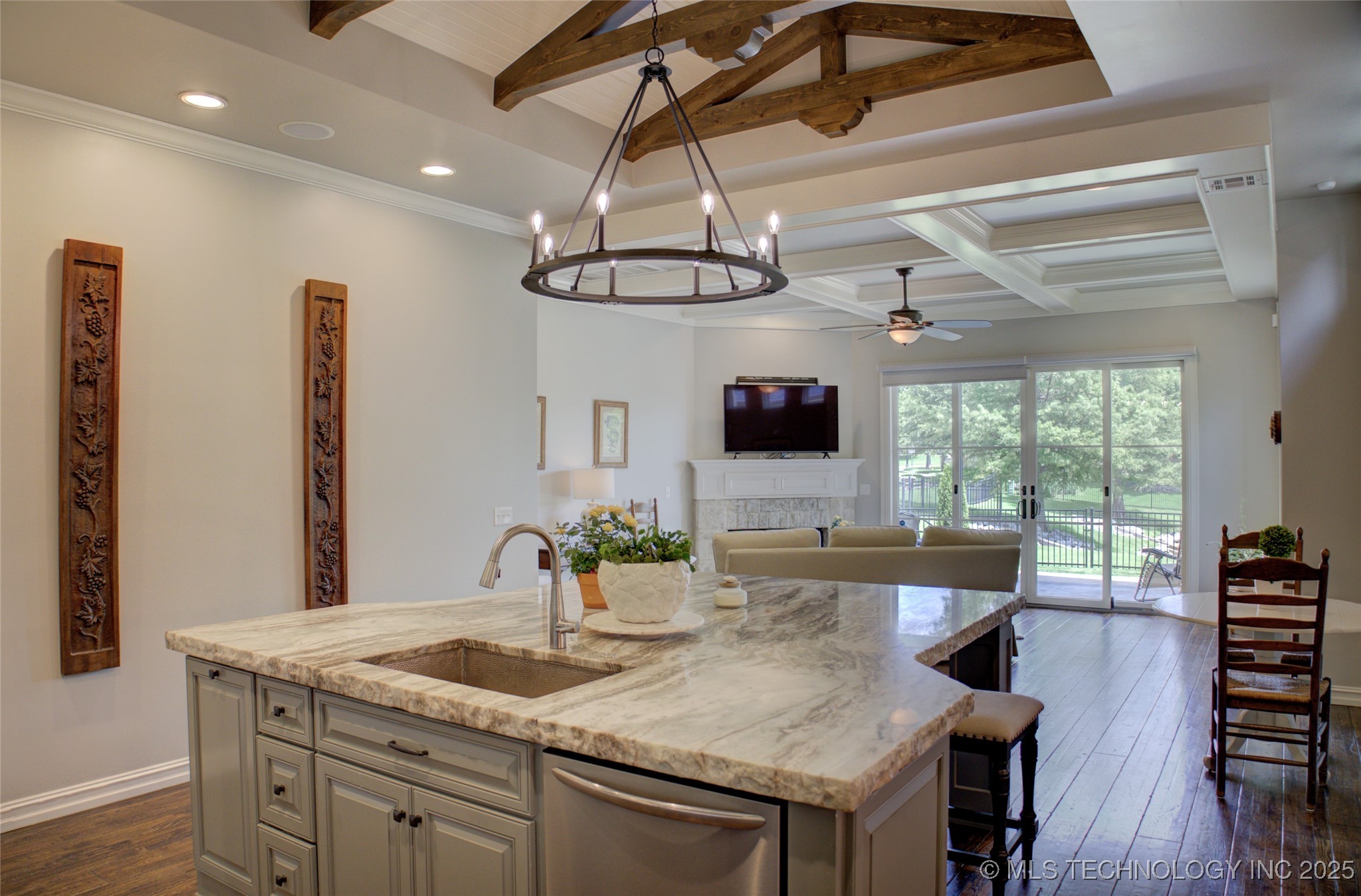 4401 S Yellow Pine Avenue Property Photo 10