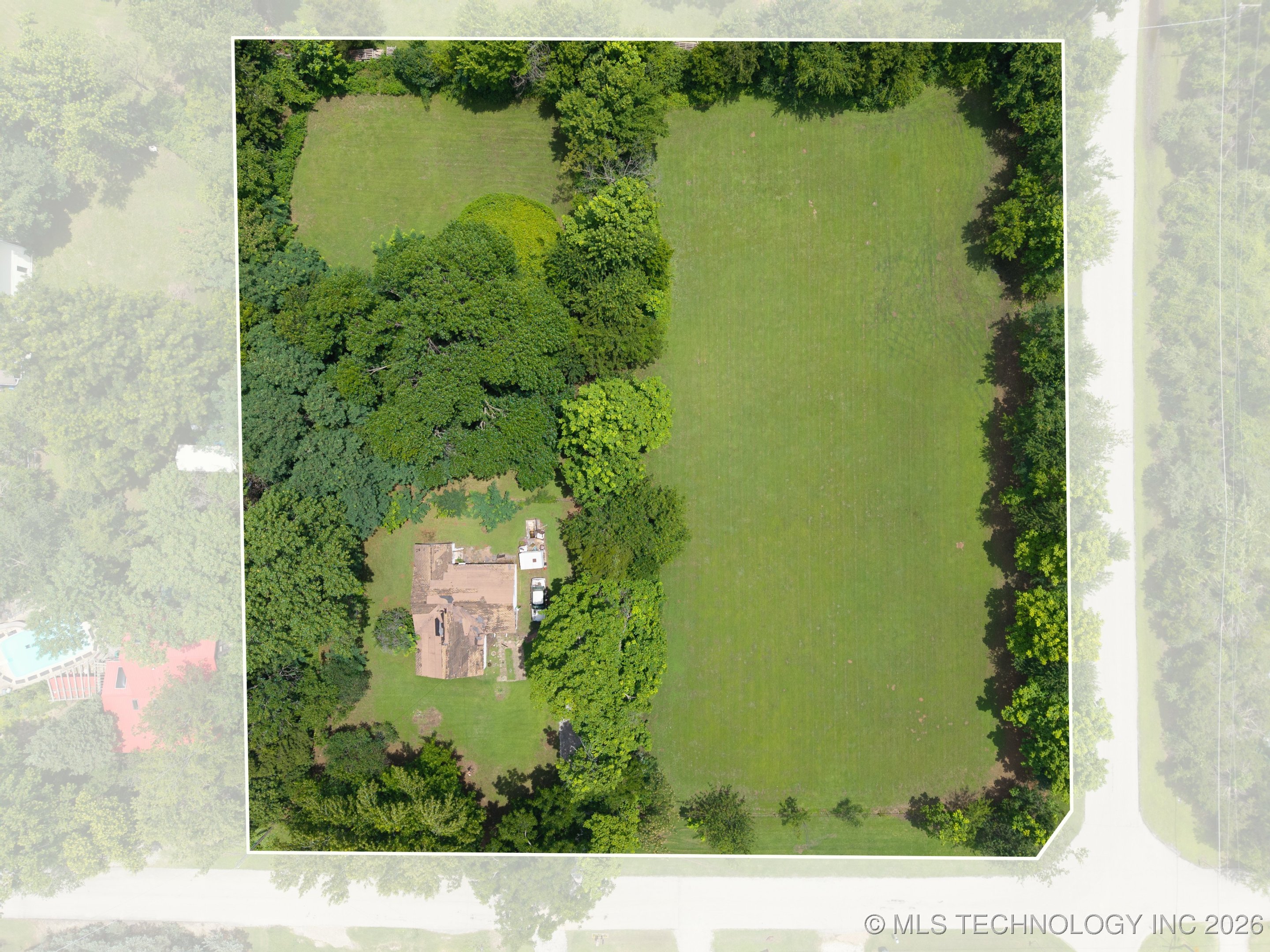 6715 S Houston Avenue Property Photo 2