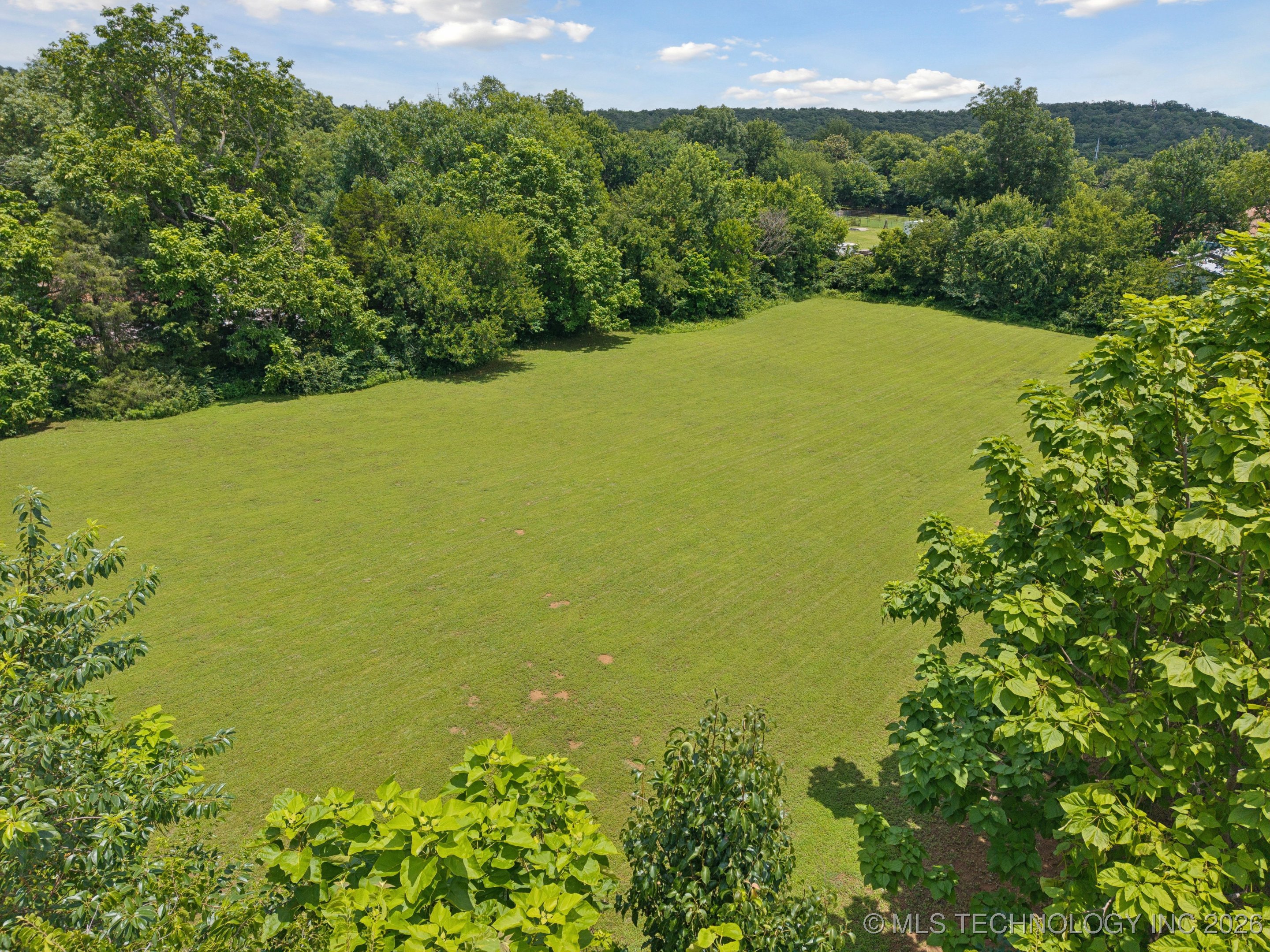 6715 S Houston Avenue Property Photo 7