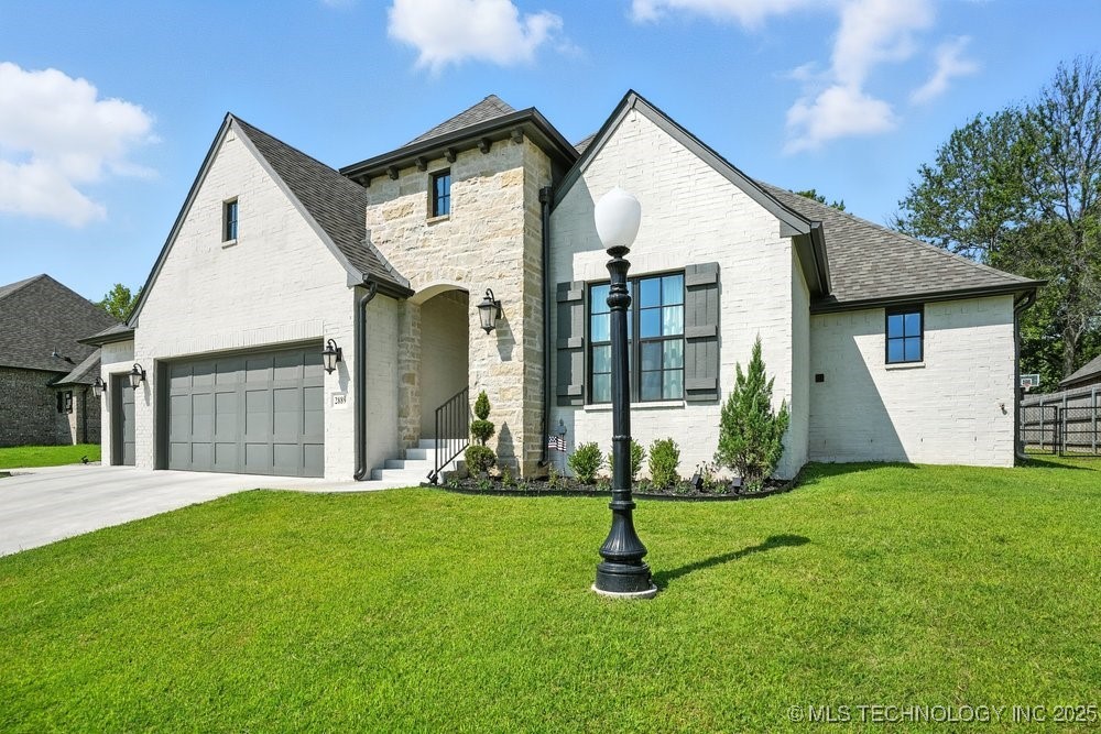 2889 Forest View Drive Property Photo 2