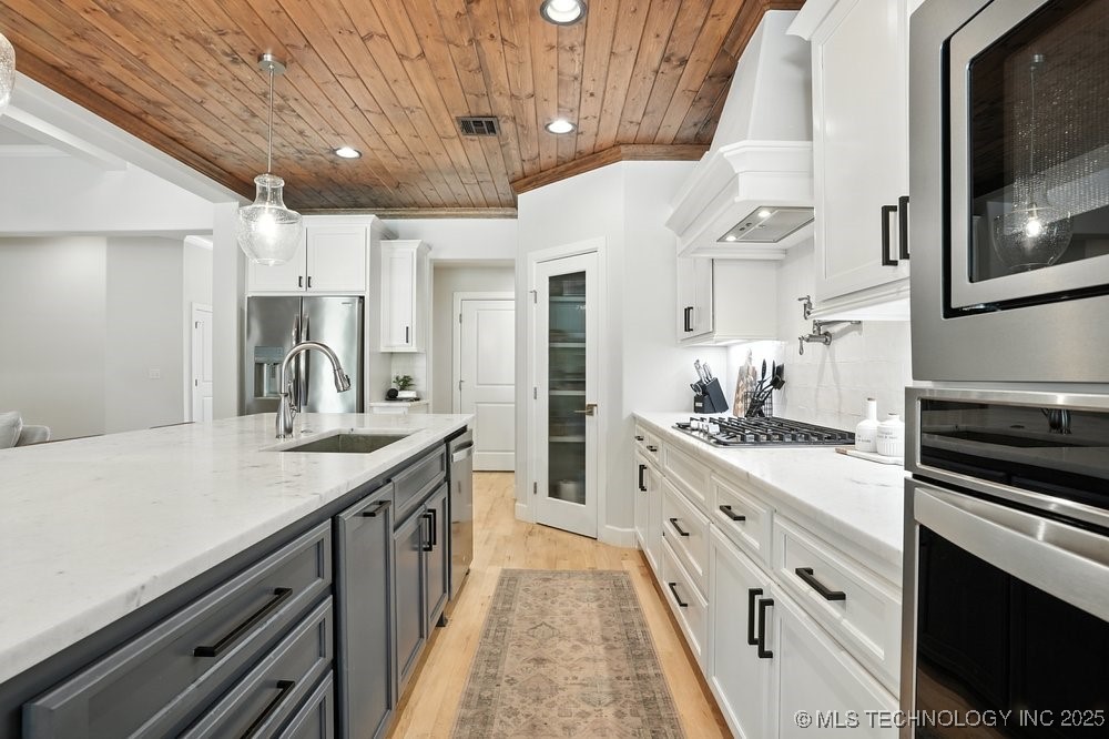 2889 Forest View Drive Property Photo 25