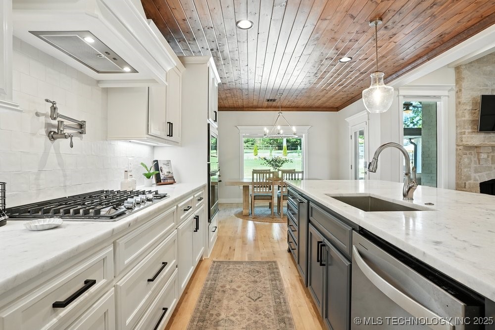 2889 Forest View Drive Property Photo 27