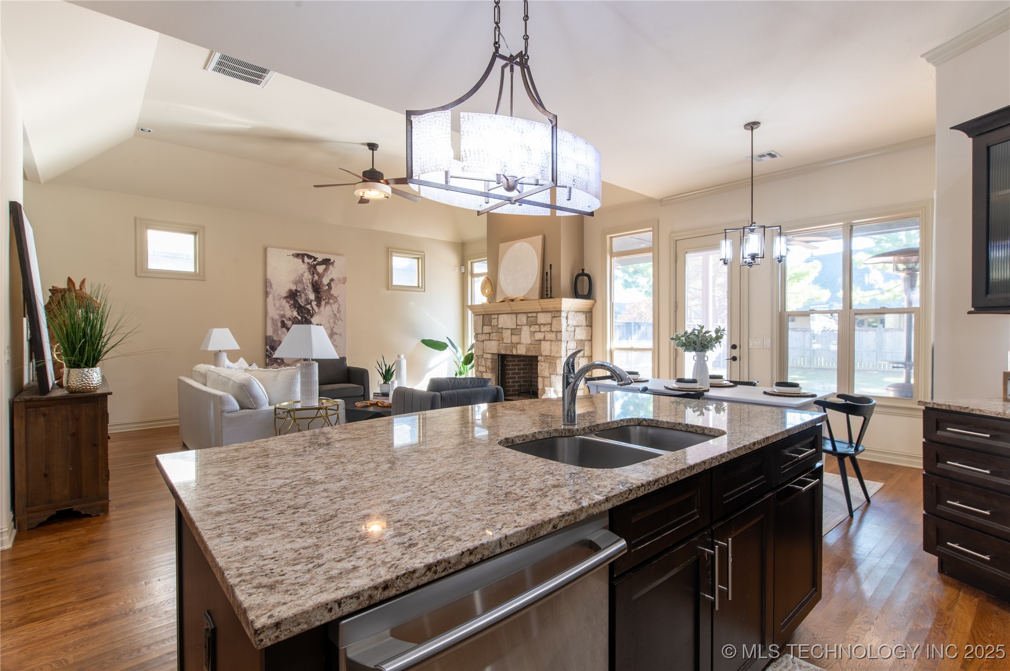 6009 W Utica Circle Property Photo 11