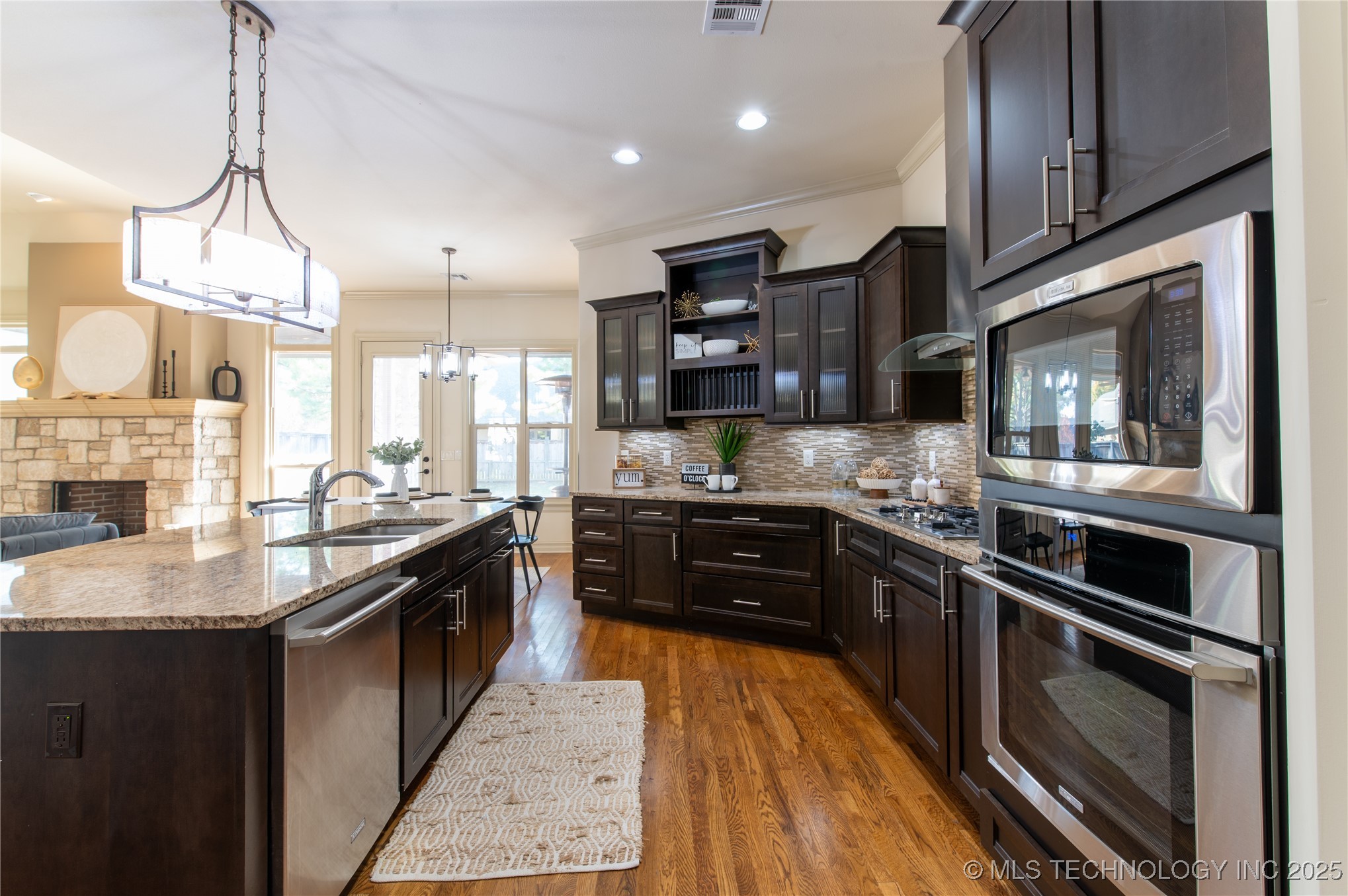 6009 W Utica Circle Property Photo 12