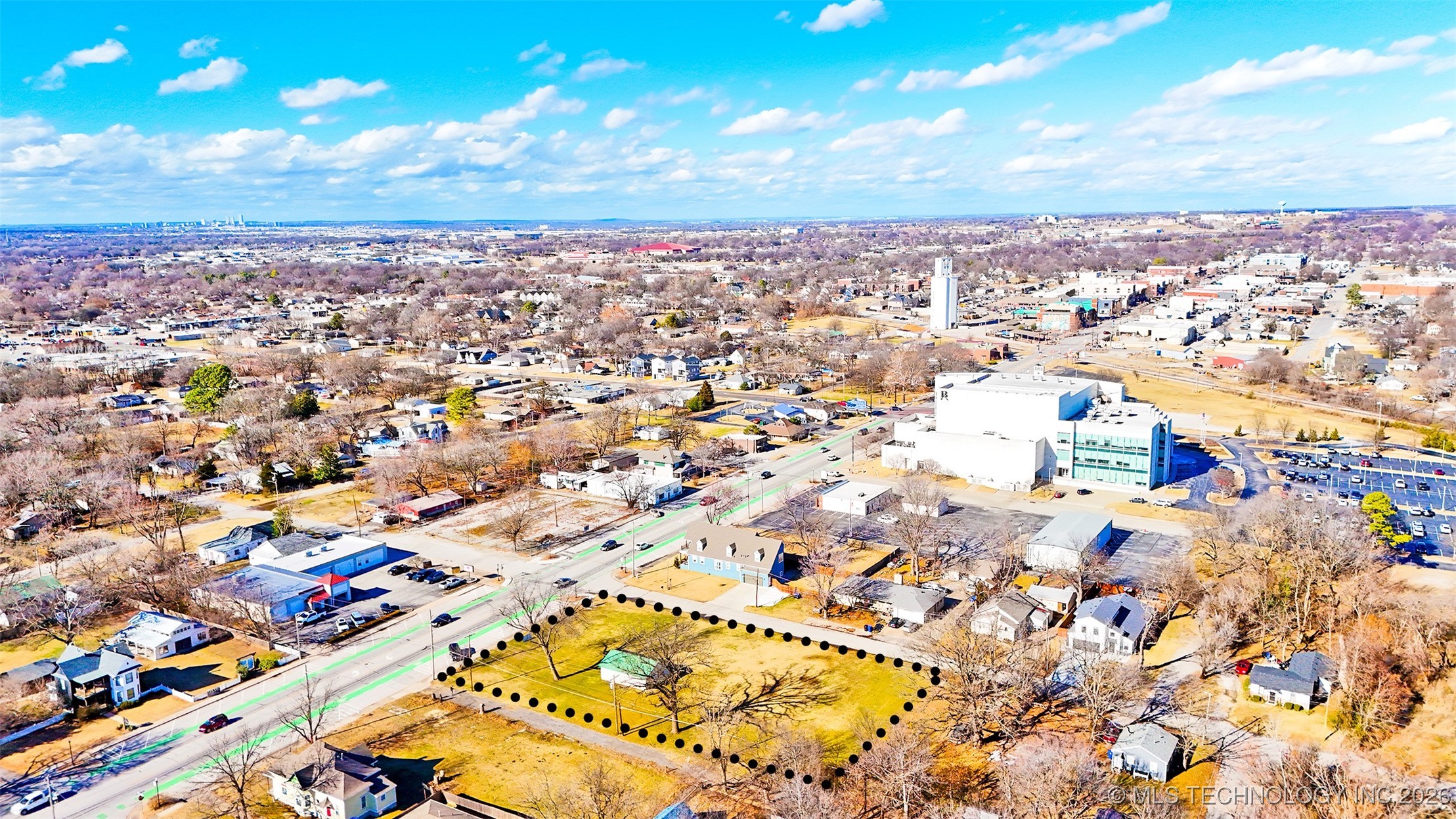 905 S Main Street Property Photo 1