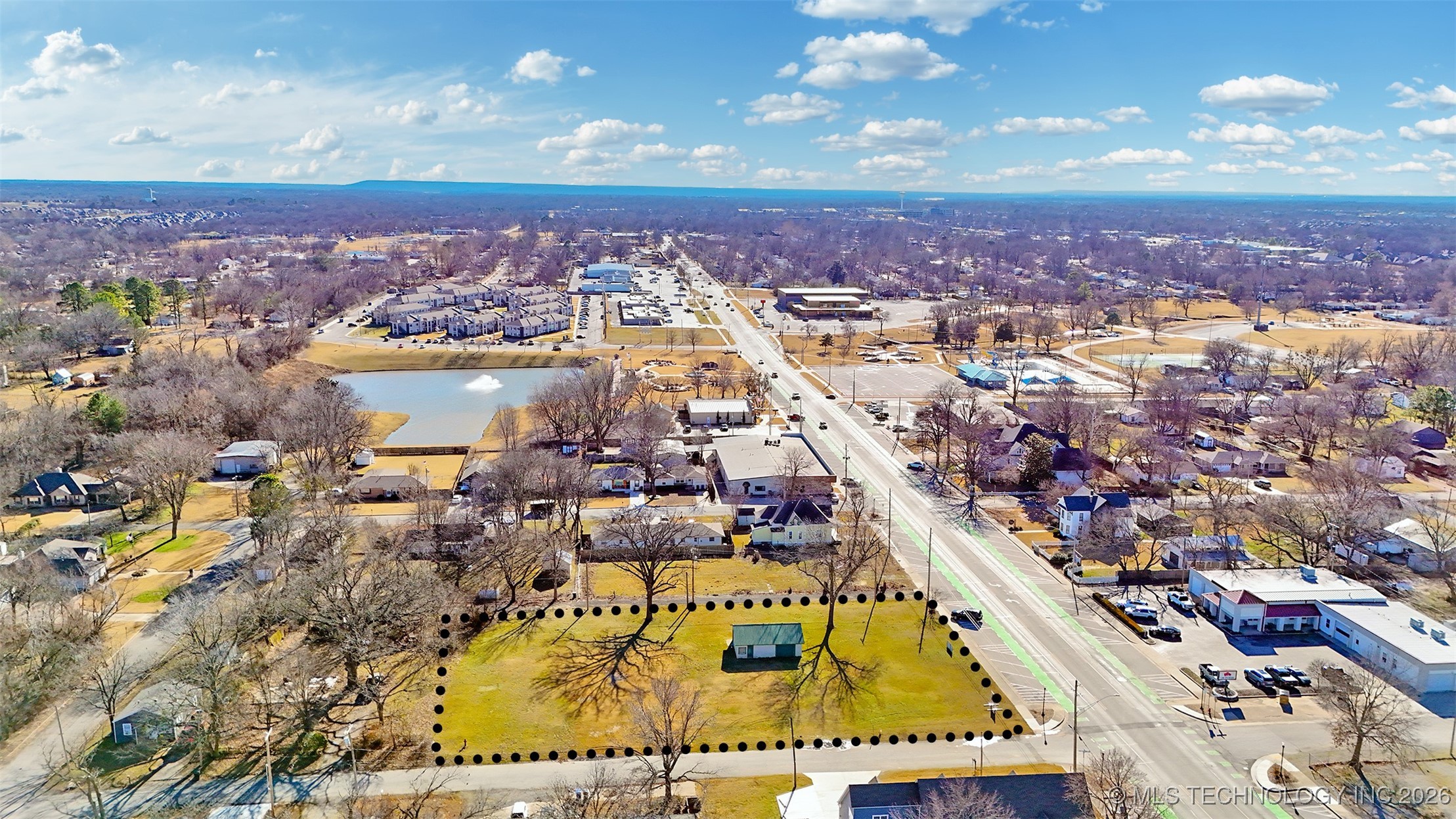 905 S Main Street Property Photo 3