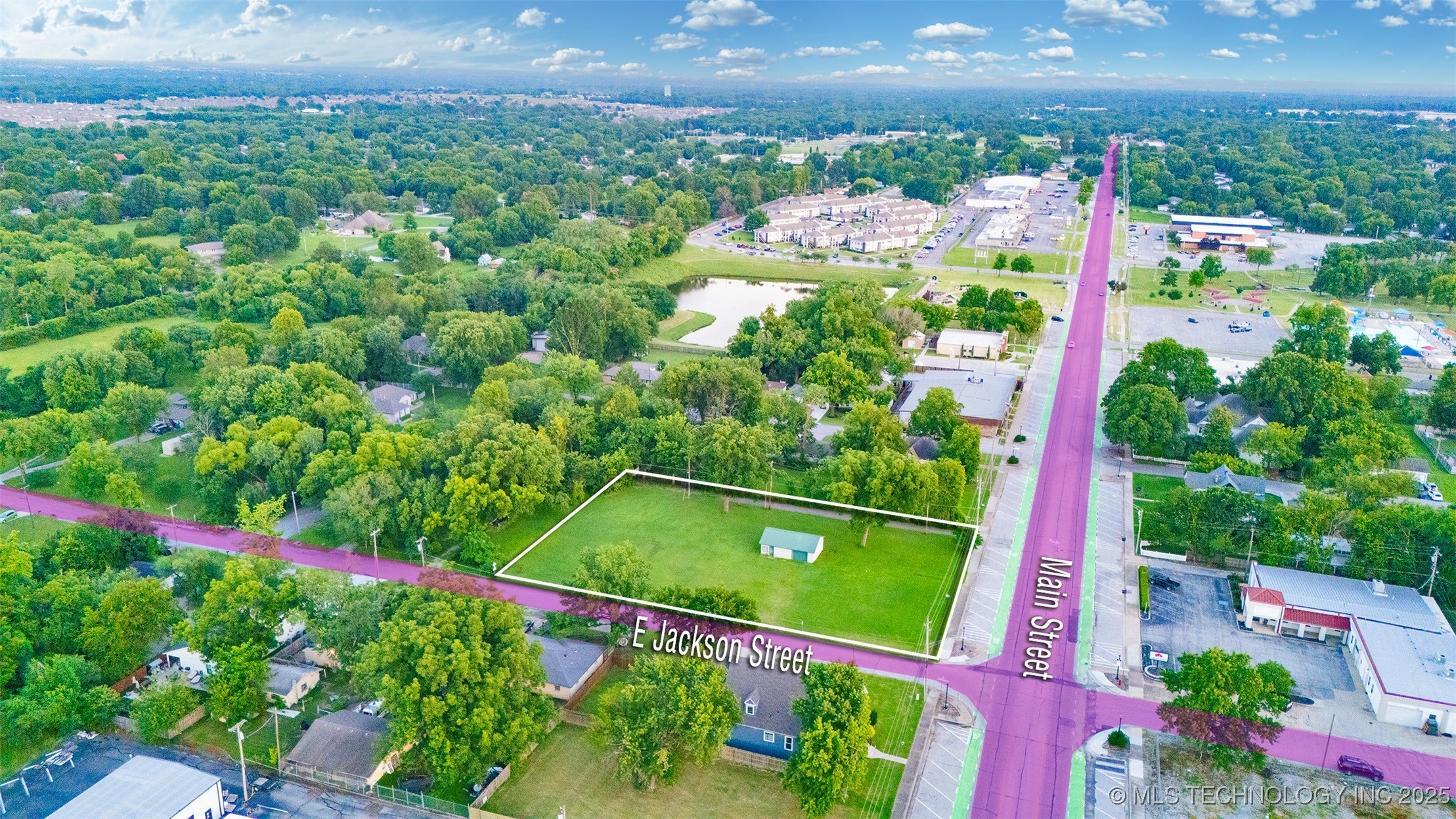 905 S Main Street Property Photo 4