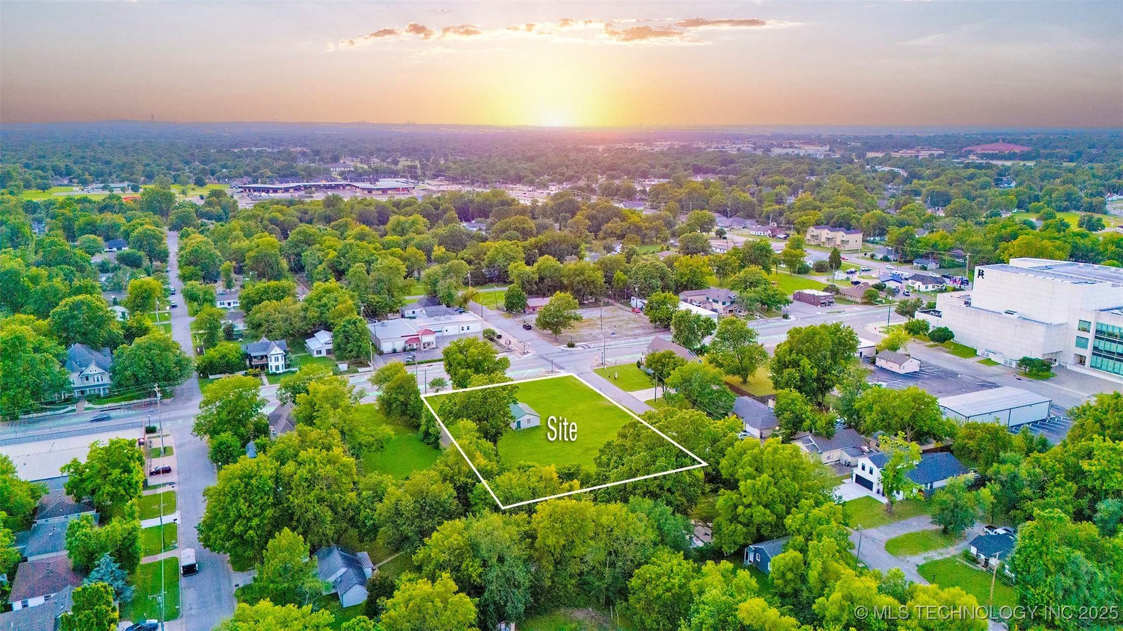 905 S Main Street Property Photo 6