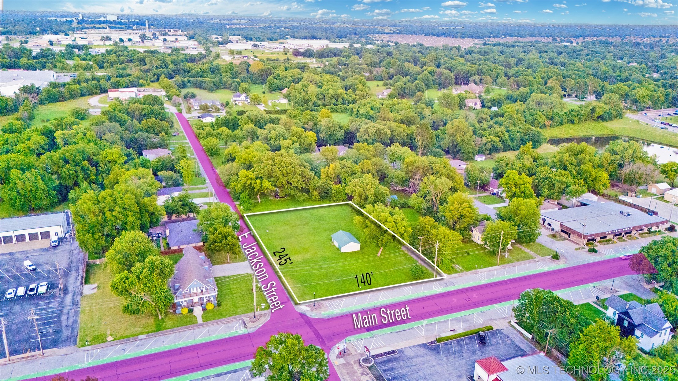 905 S Main Street Property Photo 7