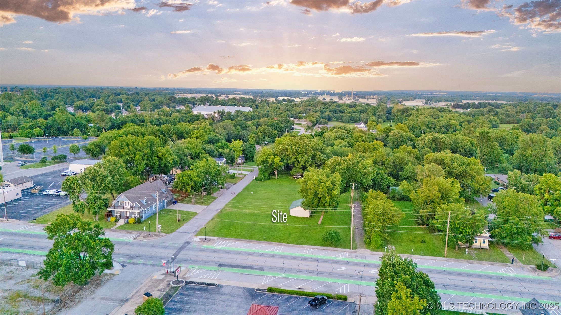 905 S Main Street Property Photo 8