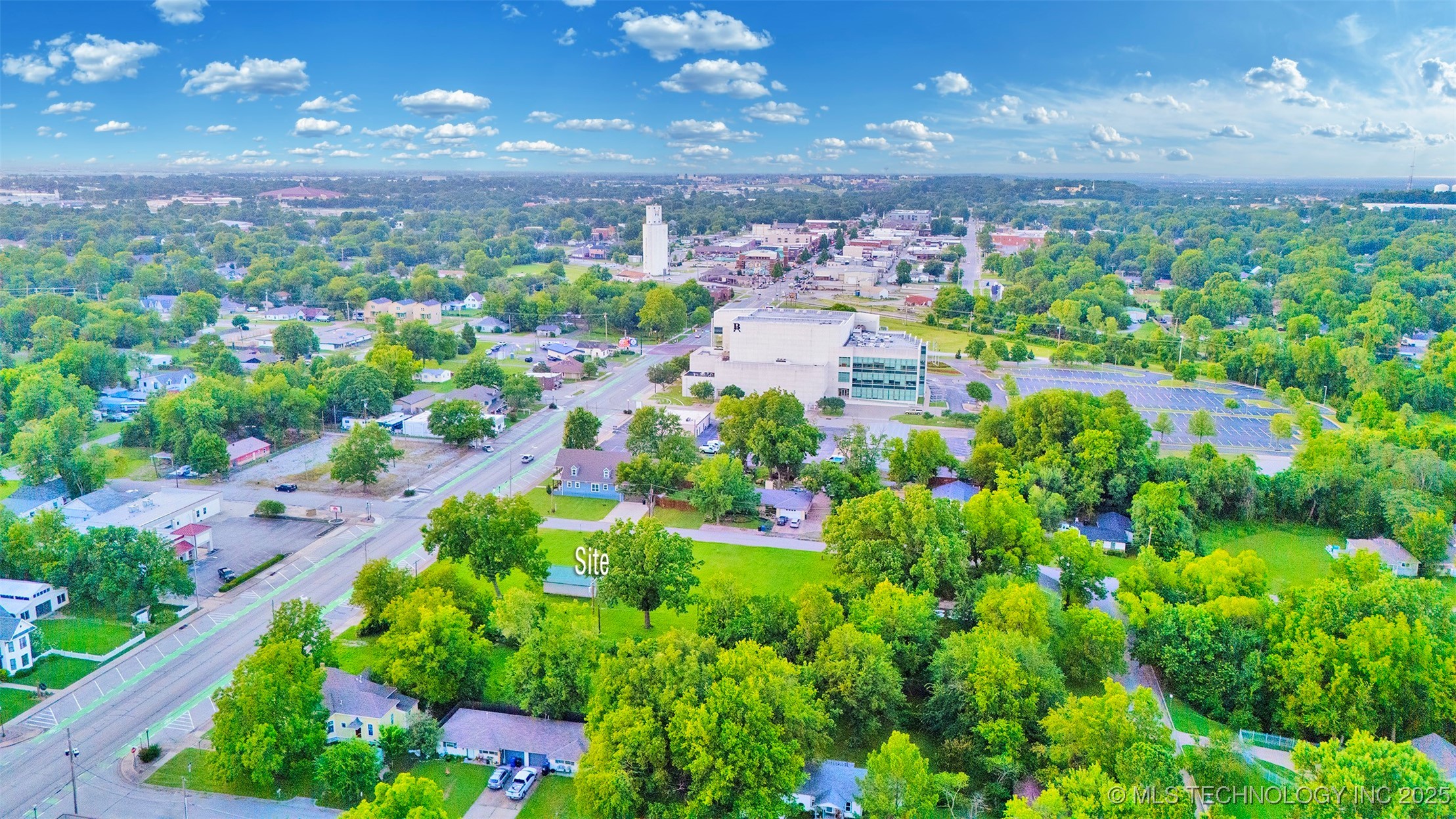 905 S Main Street Property Photo 10