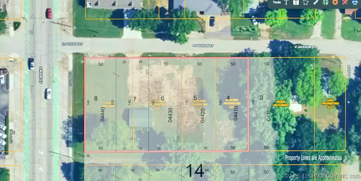 905 S Main Street Property Photo 17