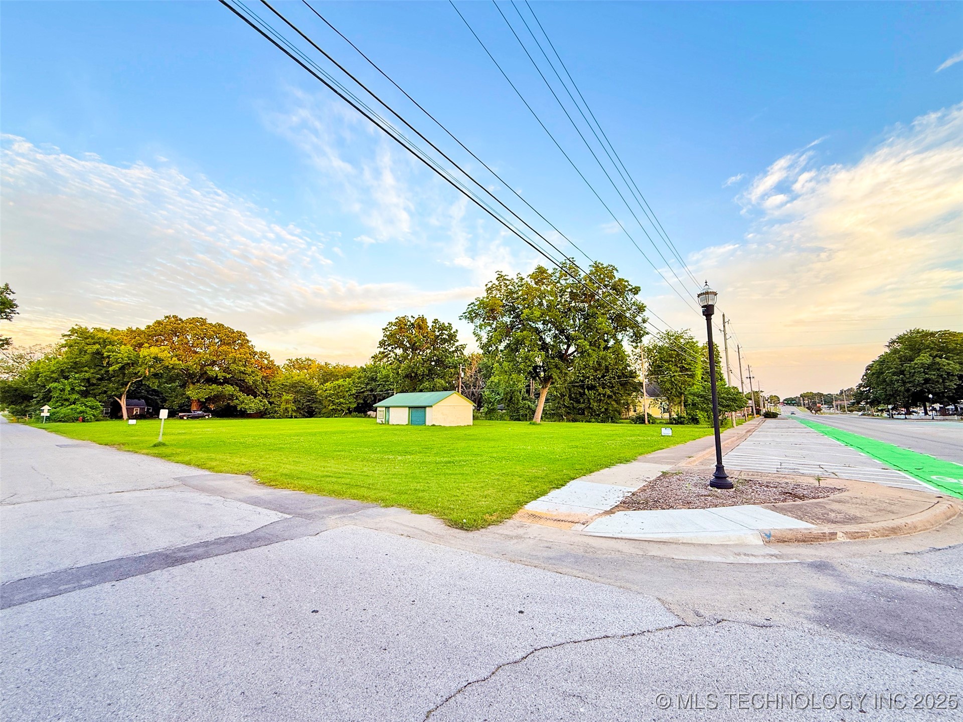 905 S Main Street Property Photo 20