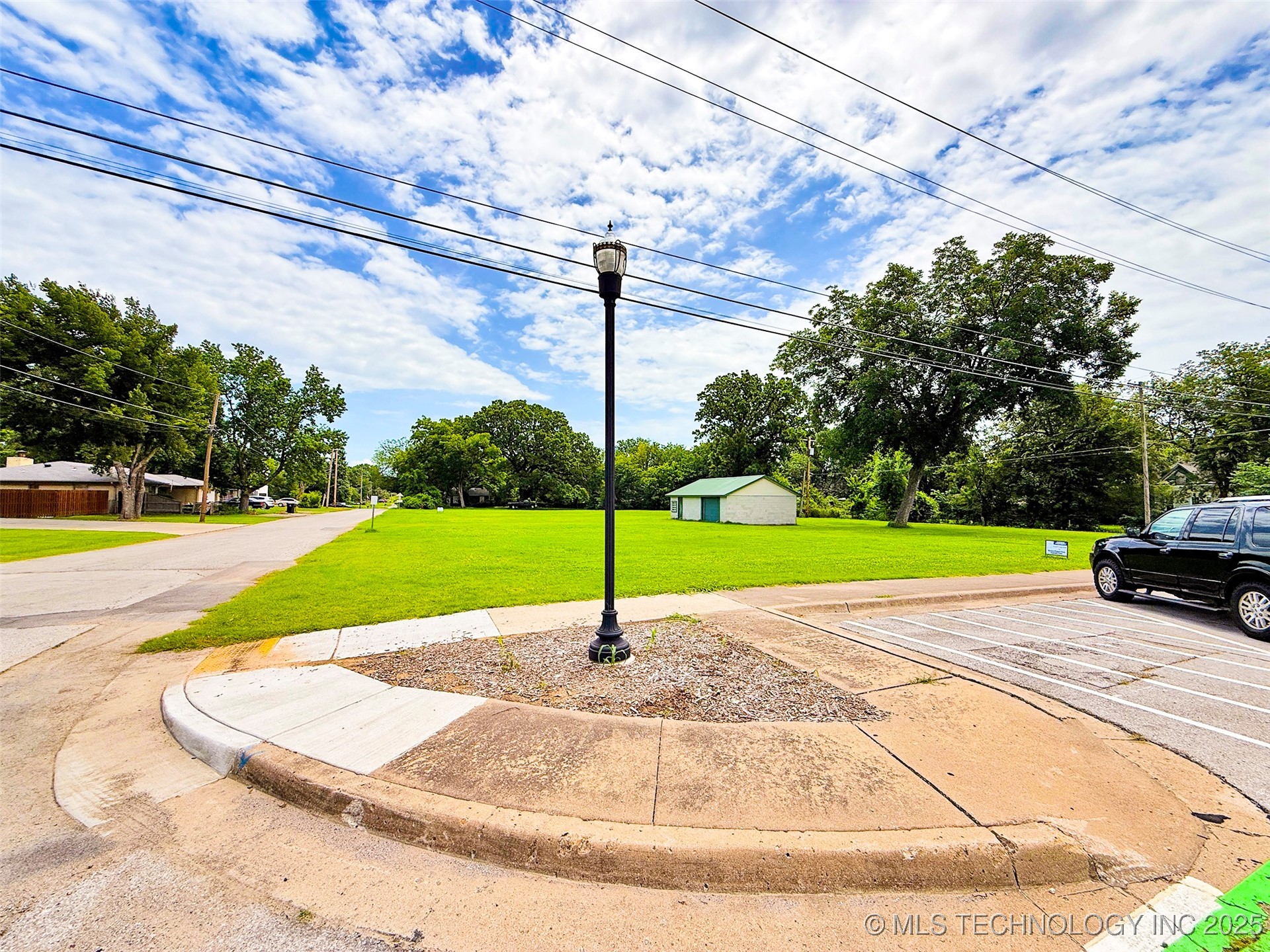 905 S Main Street Property Photo 24